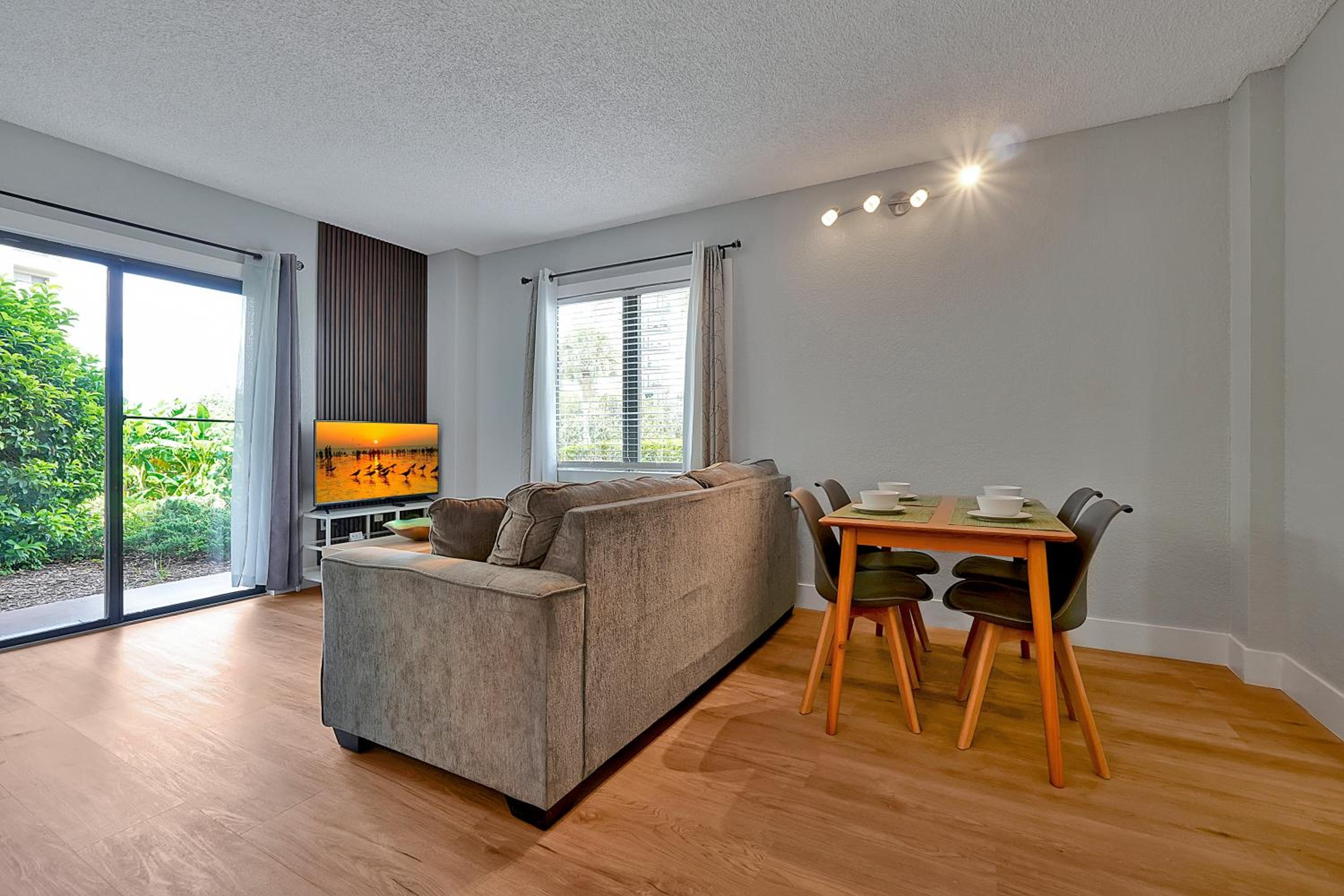 Cozy Condo on International Dr. Near Universal Studios