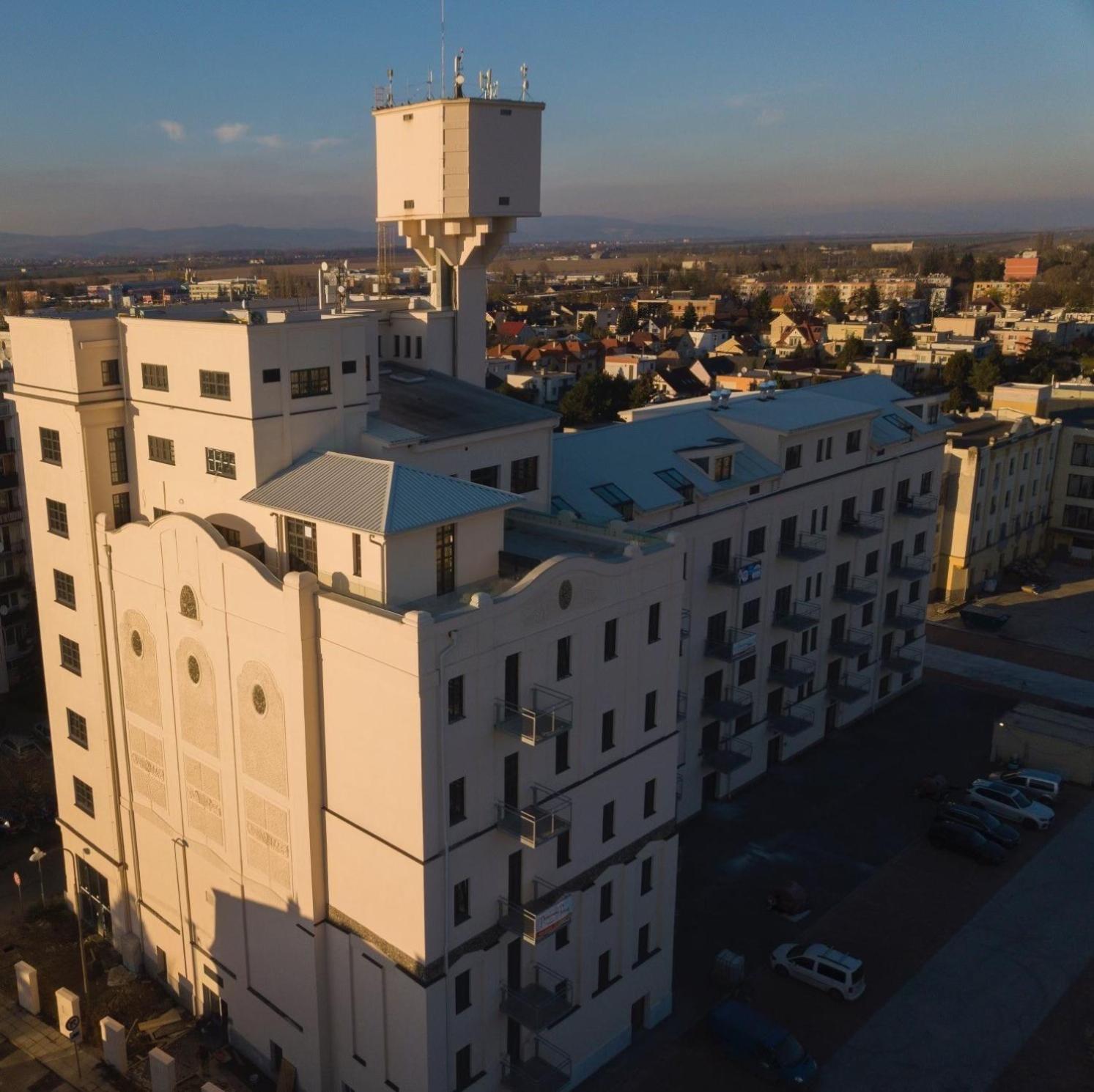 Apartment Yellow Rose, Perfect Location with Free Parking, 24h Checkin & Balcony view 3