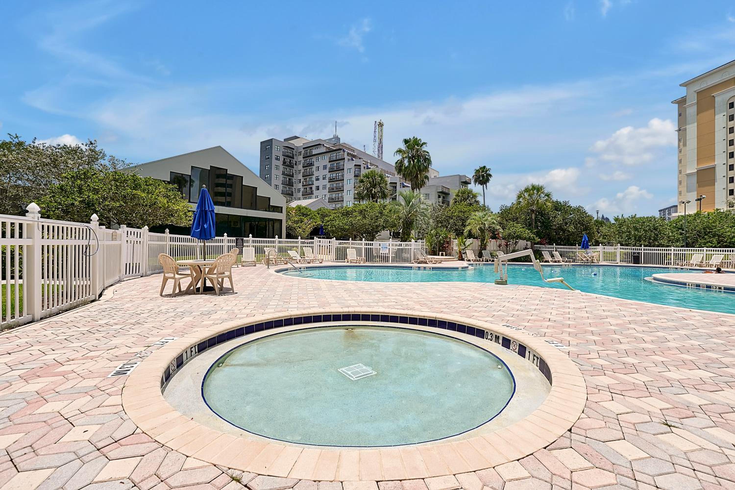 Cozy Condo on International Dr. Near Universal Studios