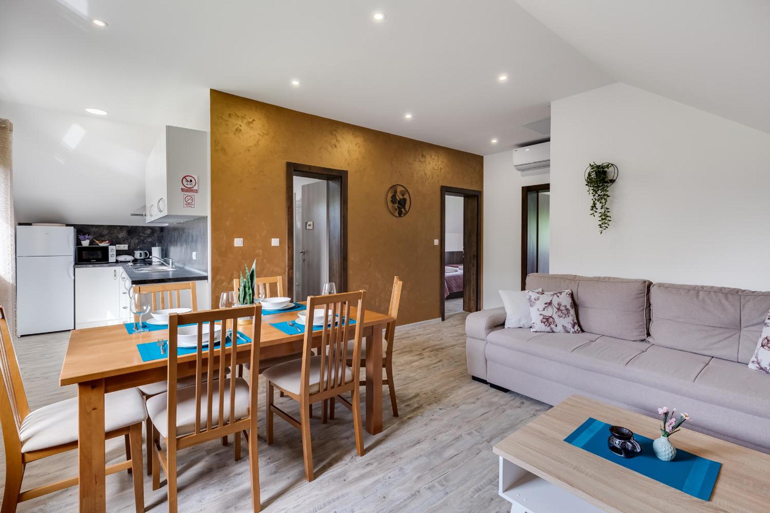 Deluxe Apartment with Jacuzzi - PATAR
