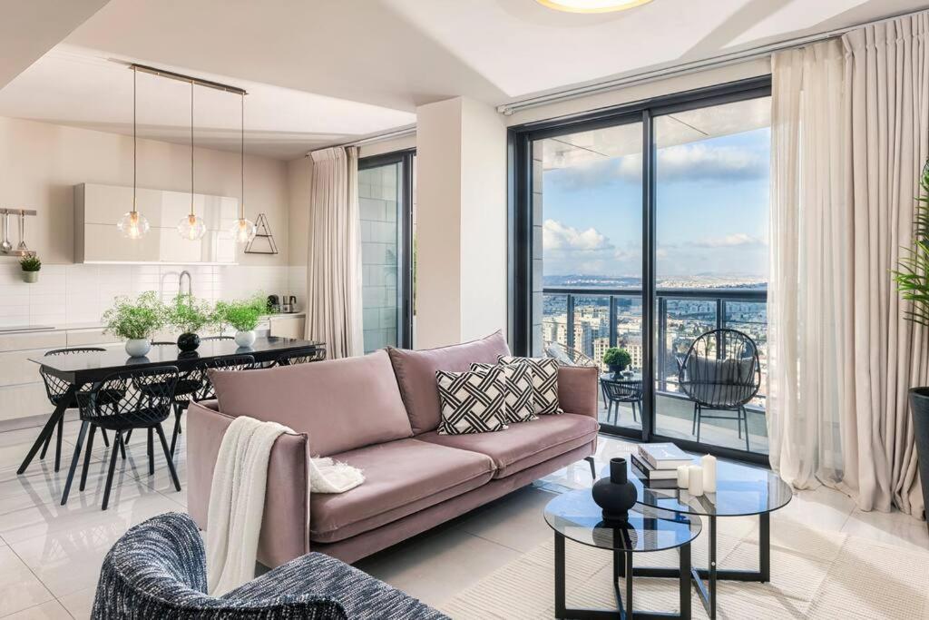 The Holy View Apartment 84