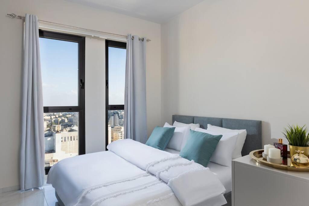The Holy View Apartment 84