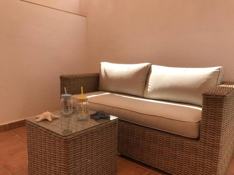 Apartamento con porche y piscina