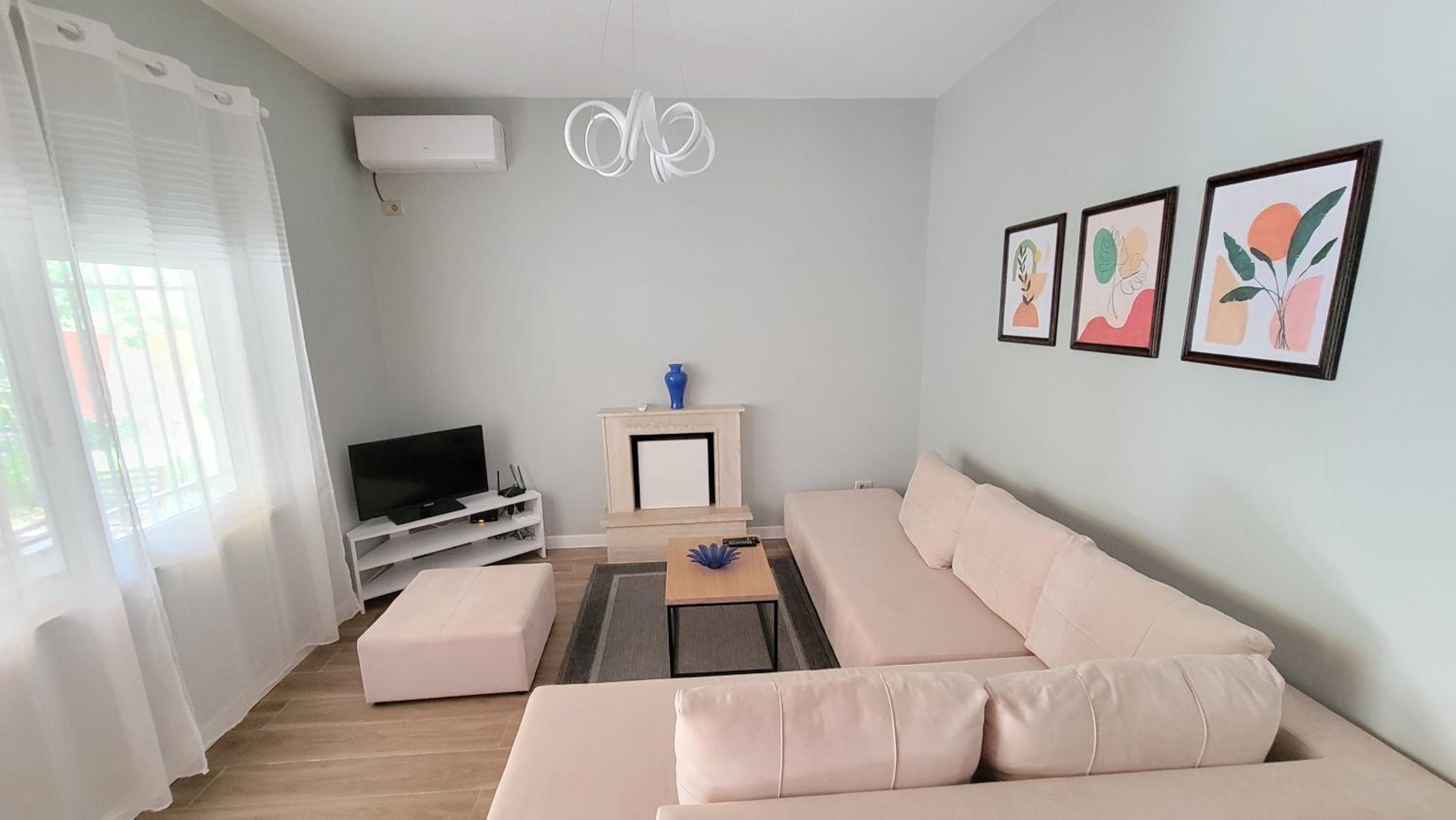 Cozy villa, Golem beach.