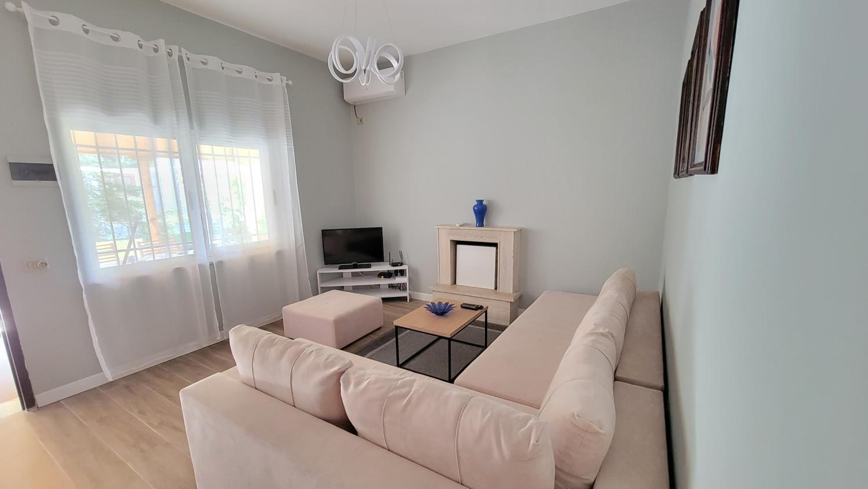 Cozy villa, Golem beach.