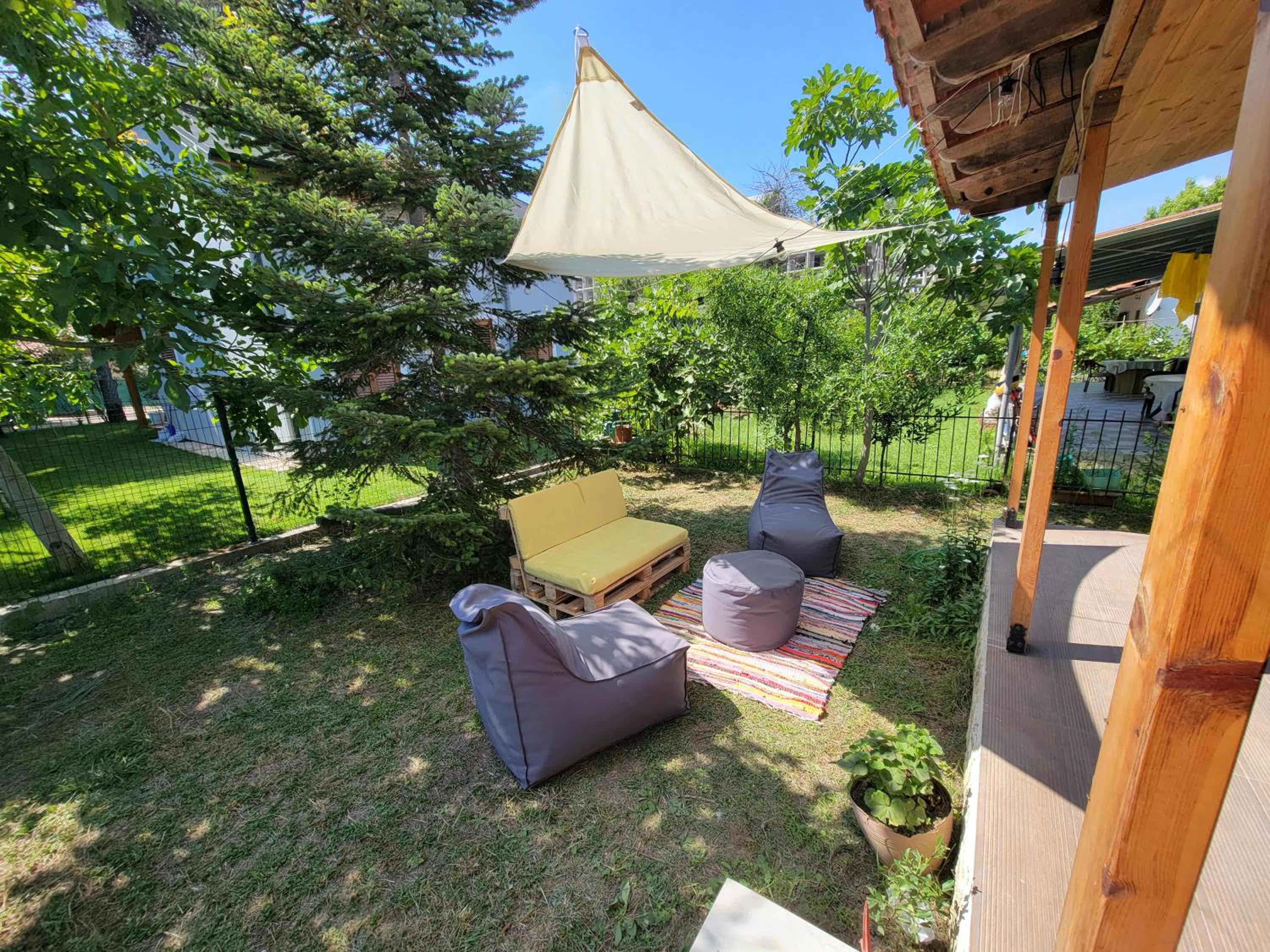 Cozy villa, Golem beach.
