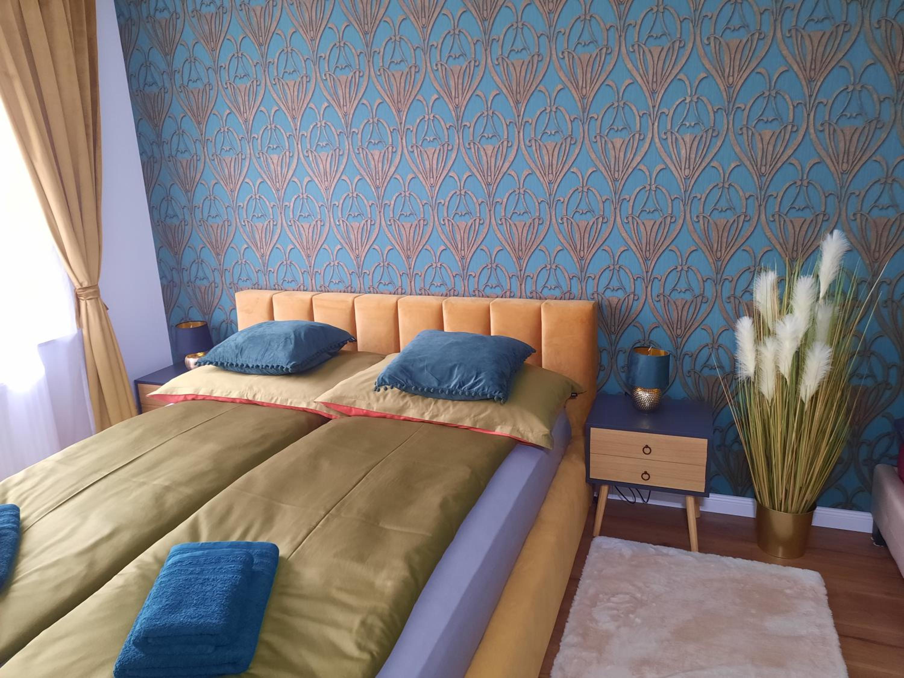 ROYAL APARTmENT