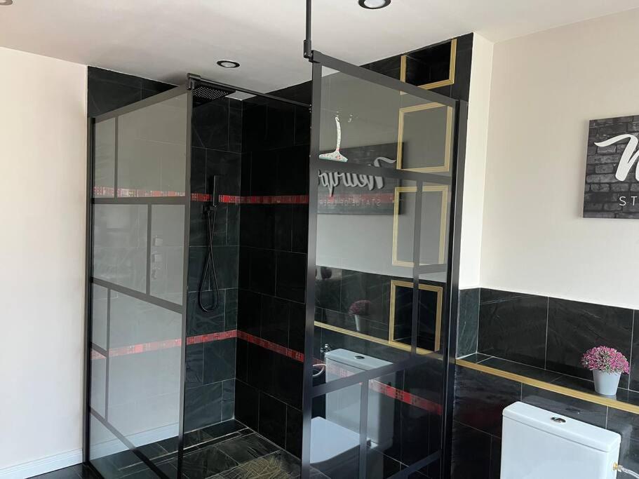 Exklusive Ferienwohnung mit 3 Schlafzimmern und 2 Bädern!