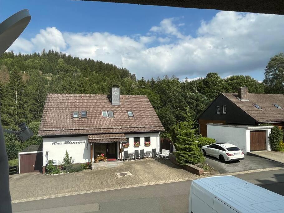 Exklusive Ferienwohnung mit 3 Schlafzimmern und 2 Bädern!