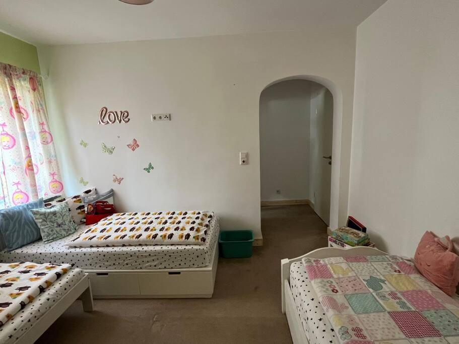 Exklusive Ferienwohnung mit 3 Schlafzimmern und 2 Bädern!