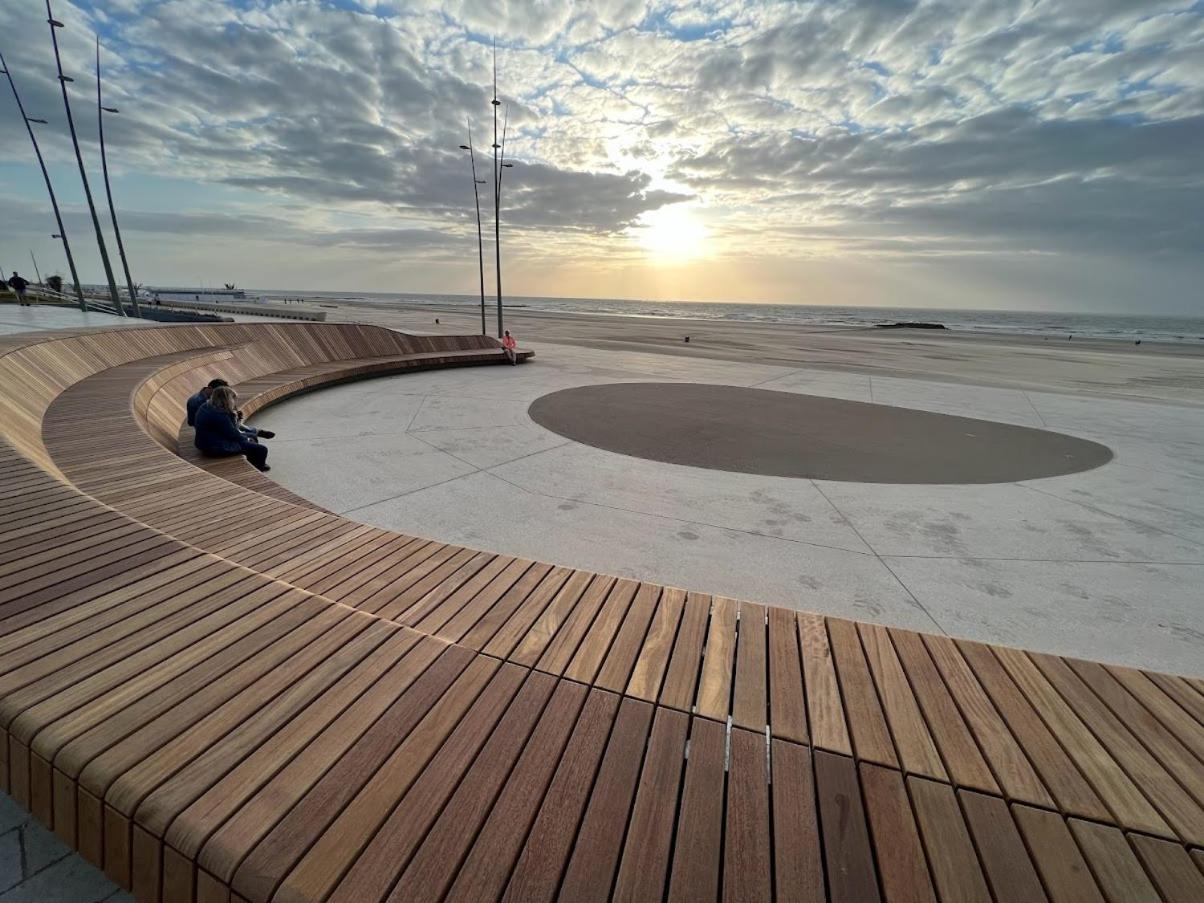 Appart sympa 6p avec garage et terrasse ensoleillée et spacieuse à 25m de la Mer Westende