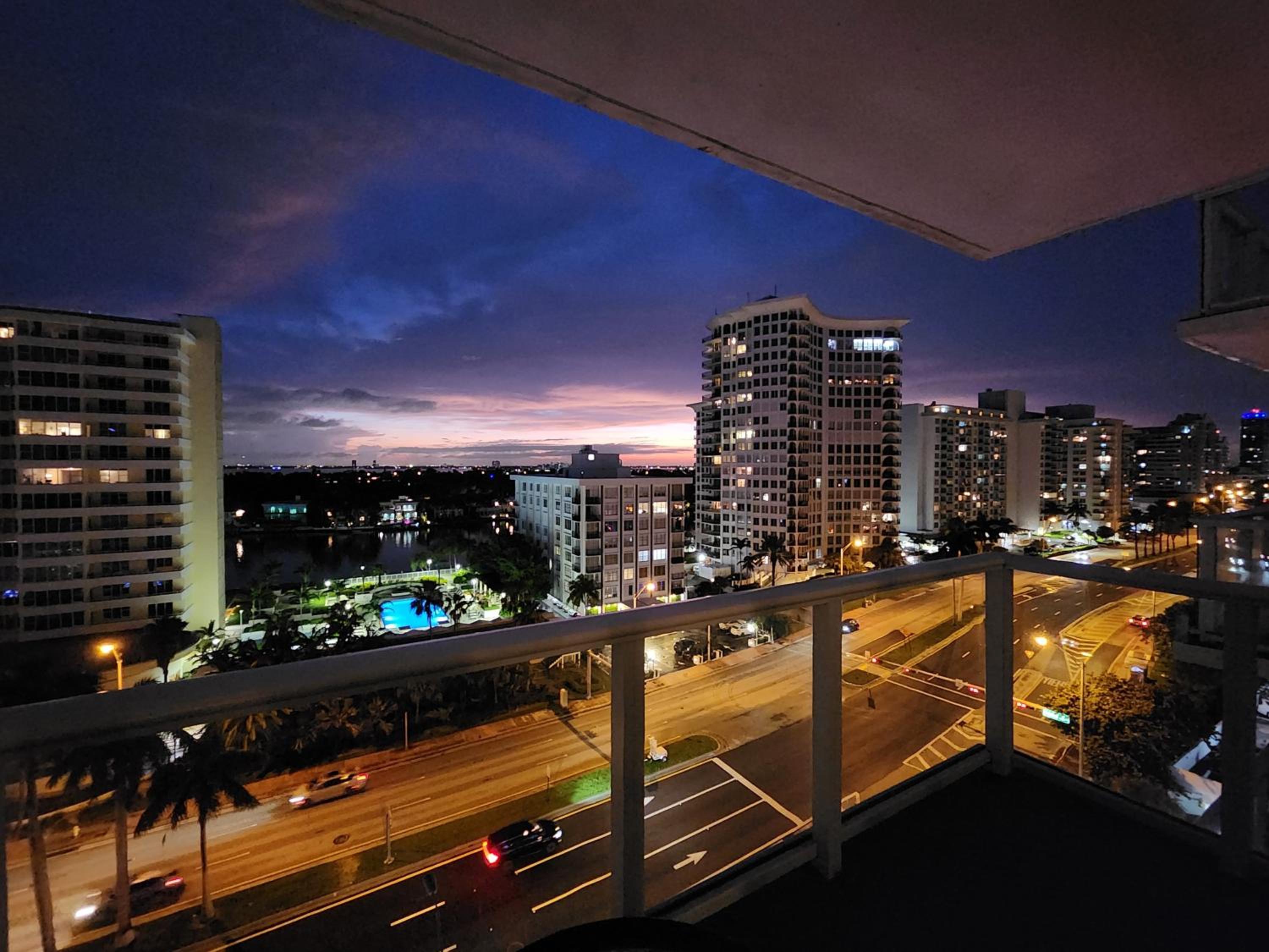 Entire Beach Front Condo w/ pool Amazing view 4pax view 4