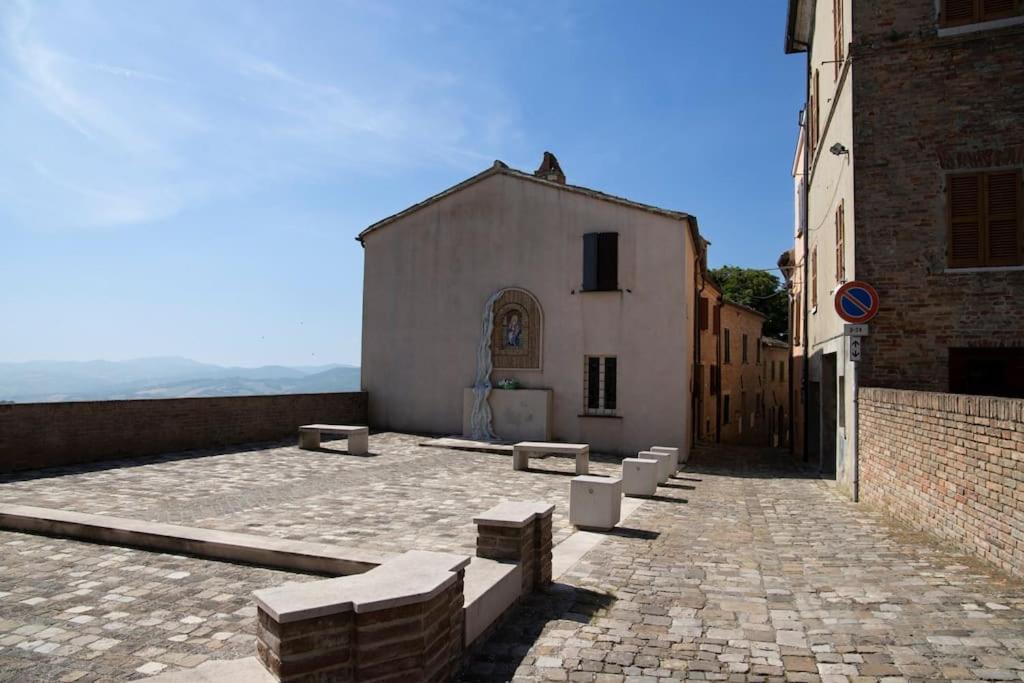 Leontine Home in Mondaino by Yohome view 2