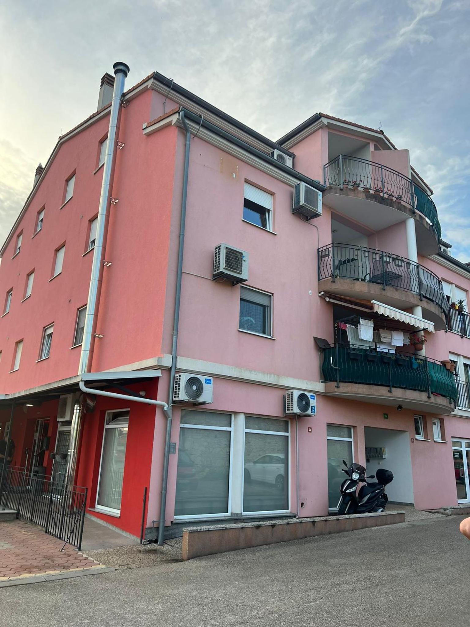 Lungo Mare Apartment with Terrace & FREE Parking