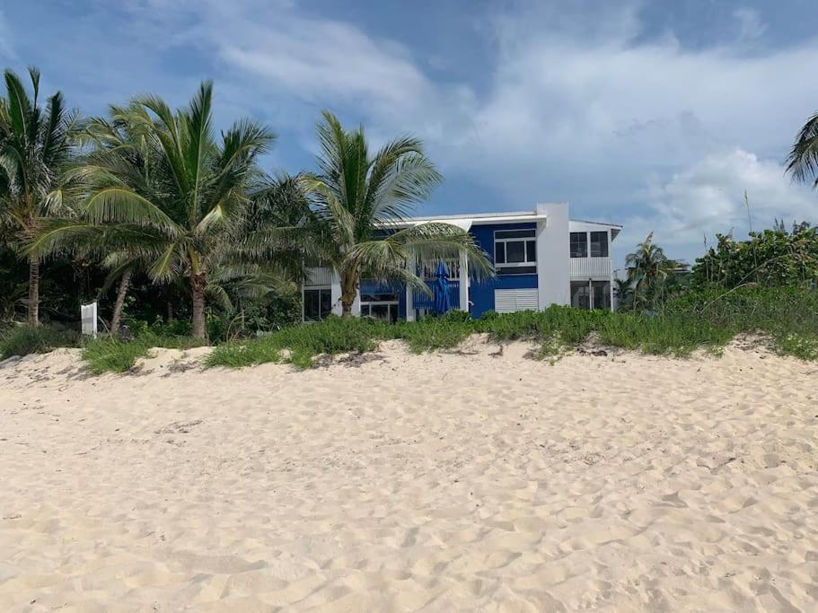 Beach'nBarefoot (Love Beach) - nestled on the beach