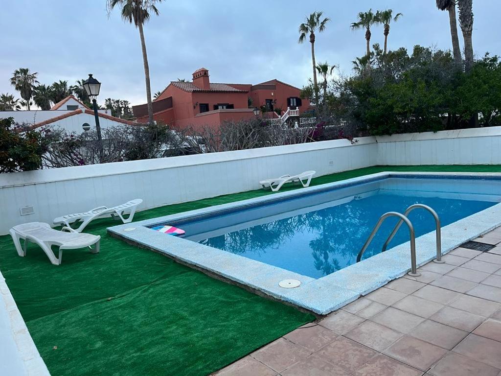 Exclusively located Golf Villa with heated pool view 4
