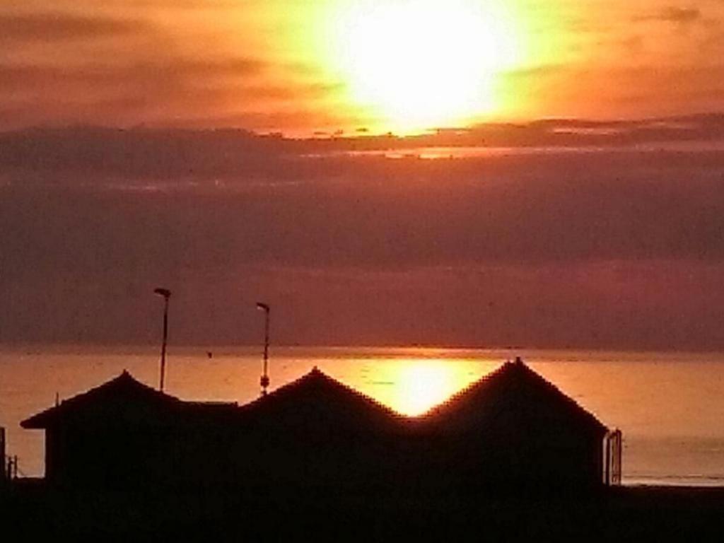 MaXx Aparts Summerland SunWaves
