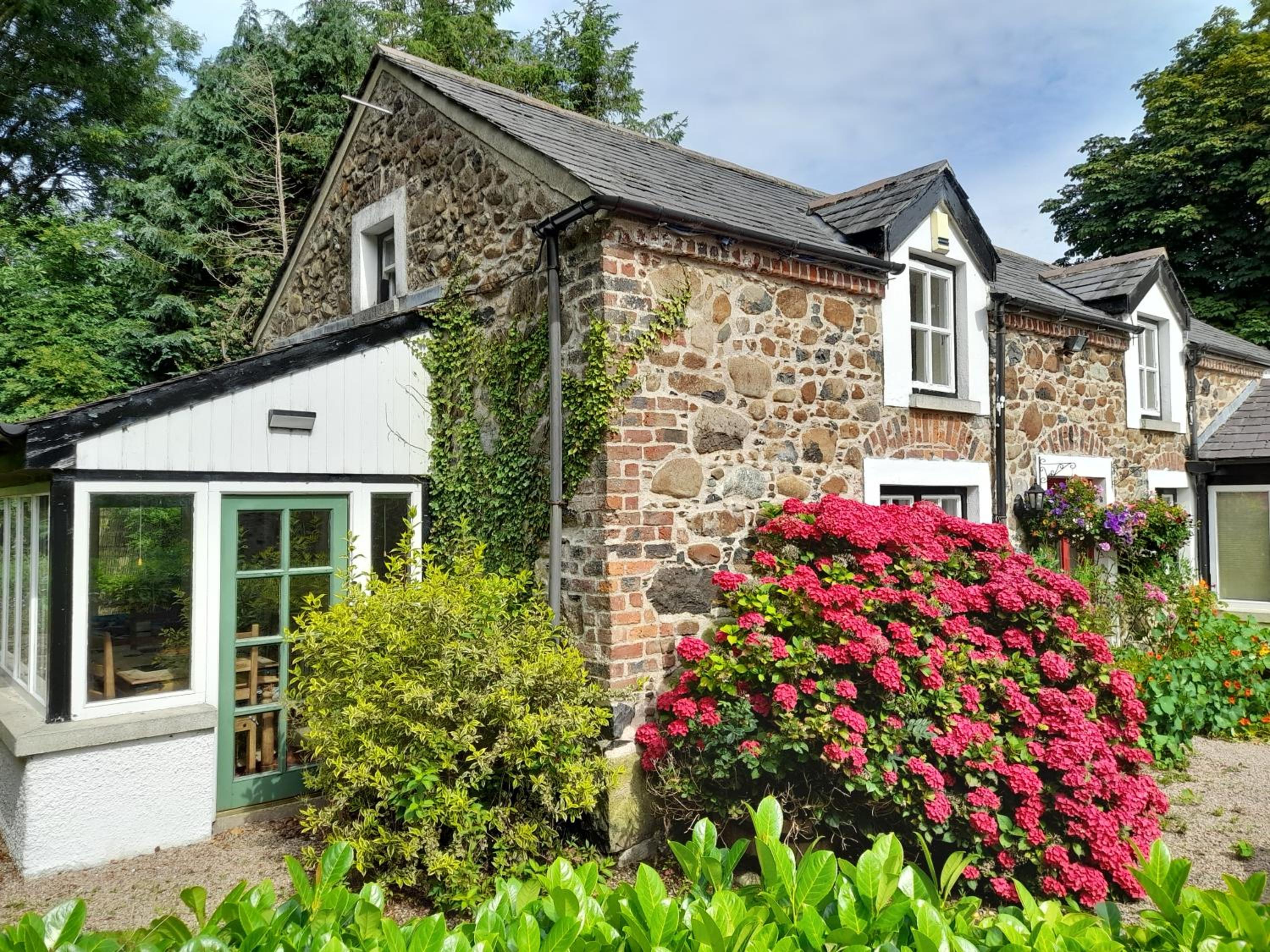 Moira Cottages at Berwickhall Sleeps 8
