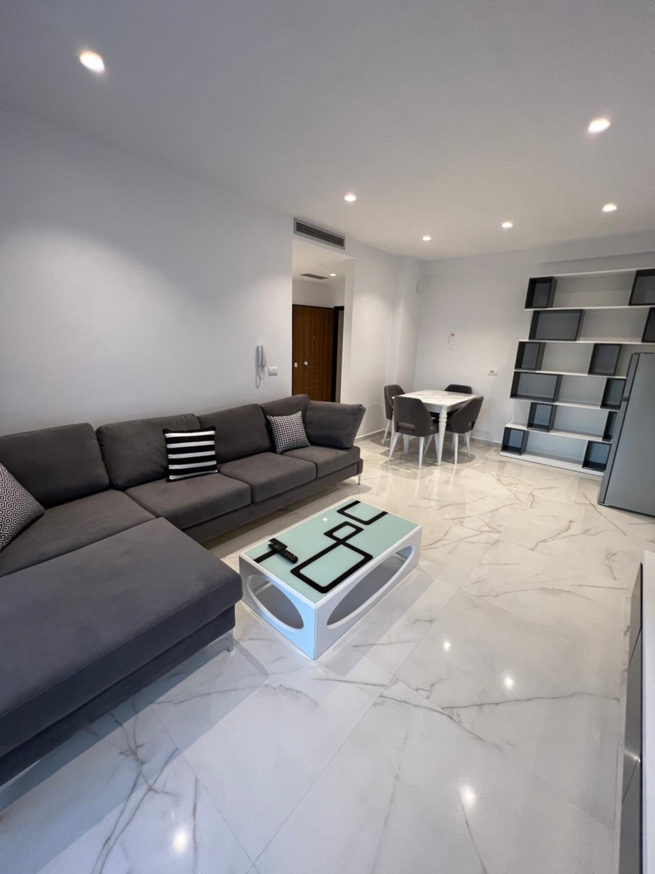 Mumbas Apartment 1
