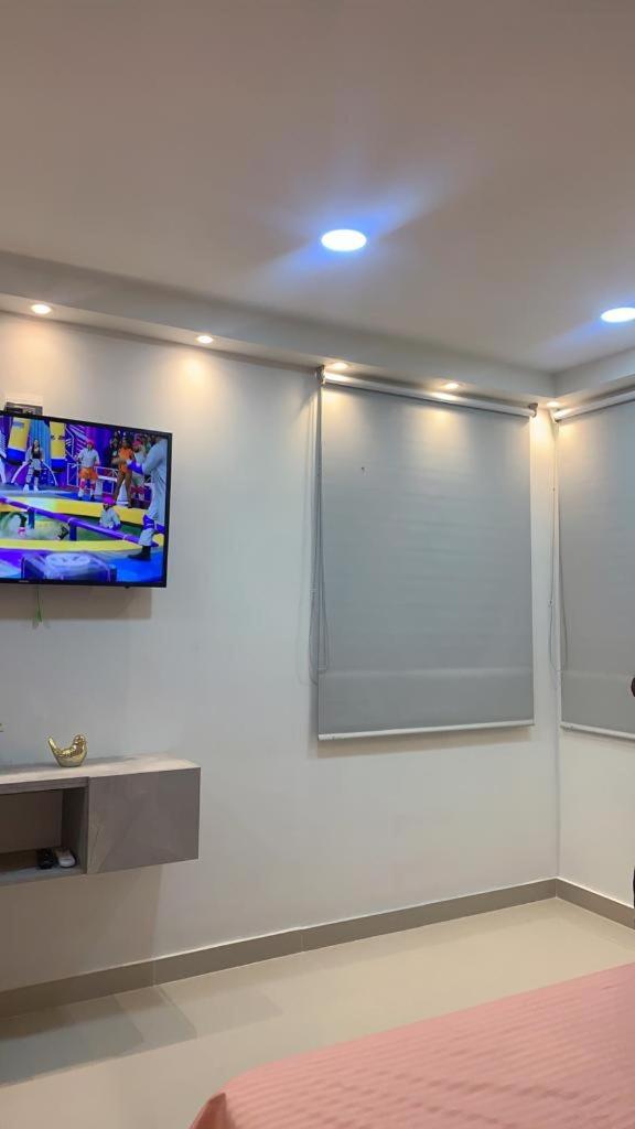 APARTAESTUDIO URB LAS ACACIAS