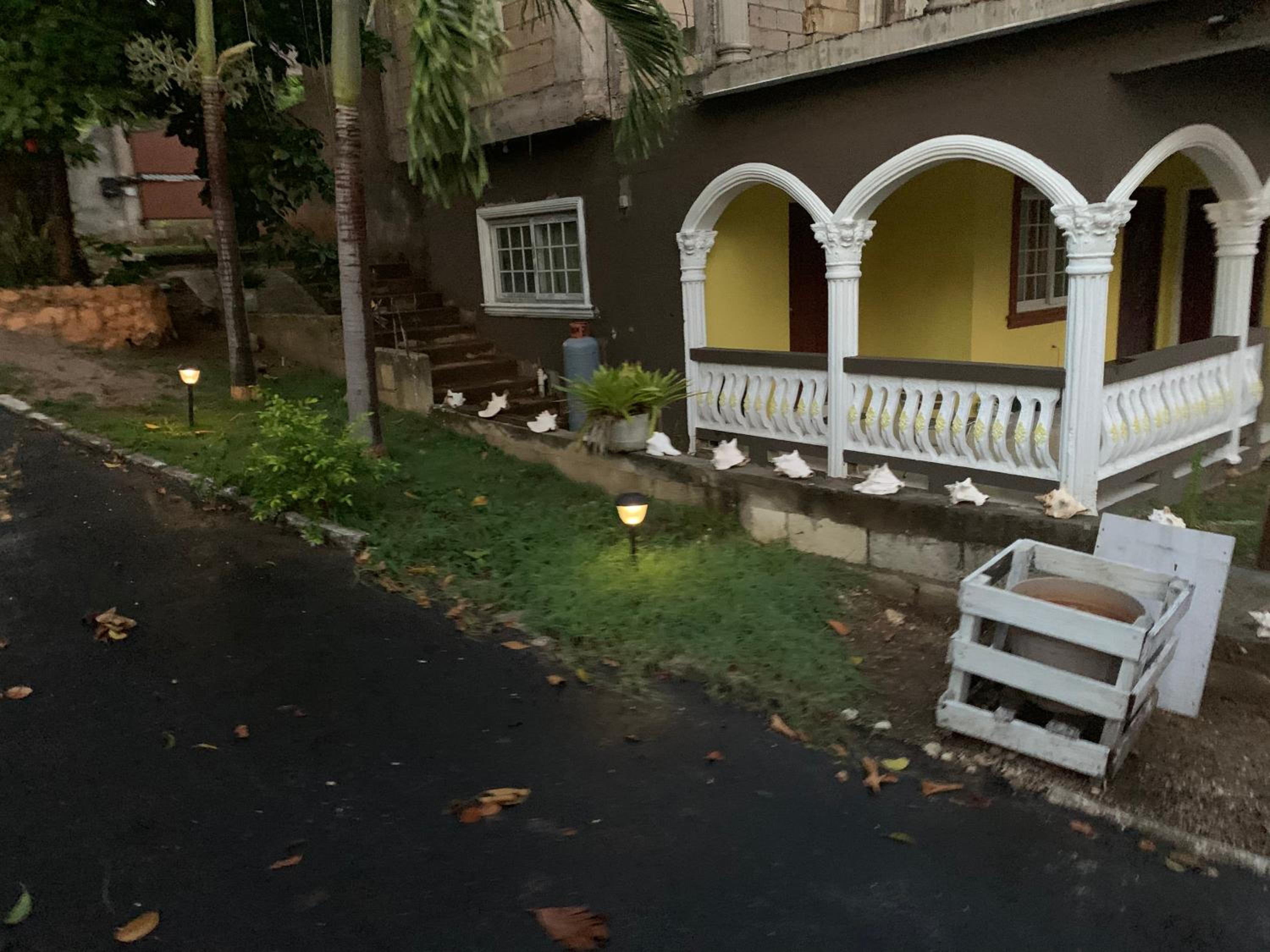 Mini Cozy Lodging - Photo 8
