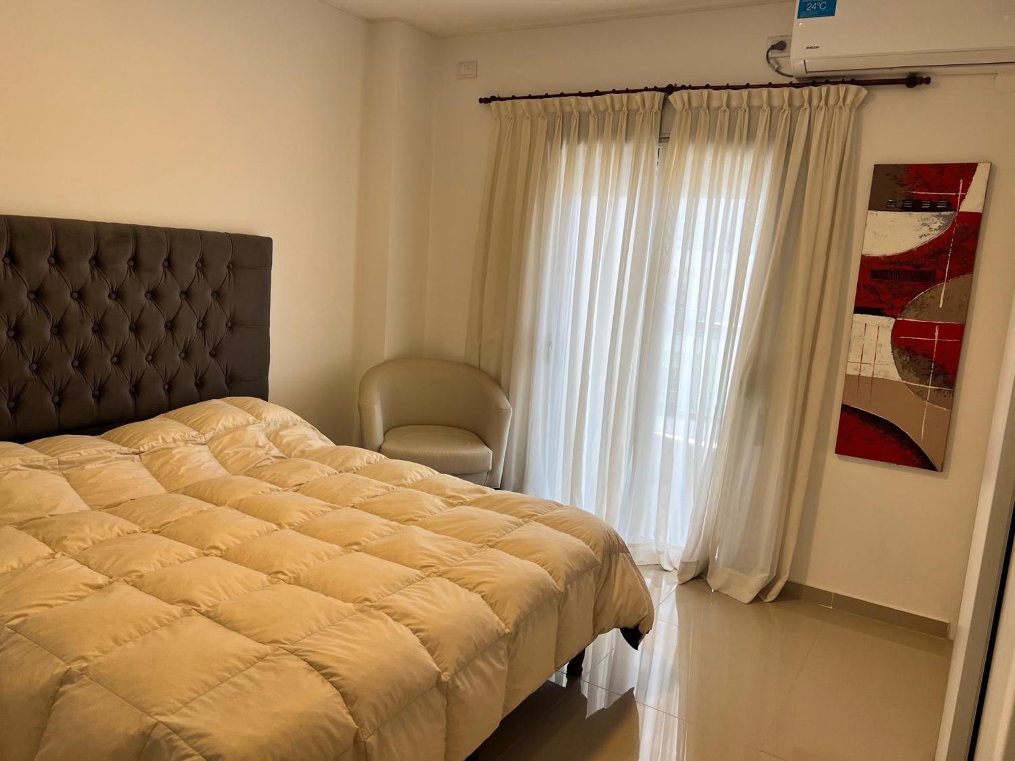 Departamento amplio y muy iluminado en 9 piso, con piscina