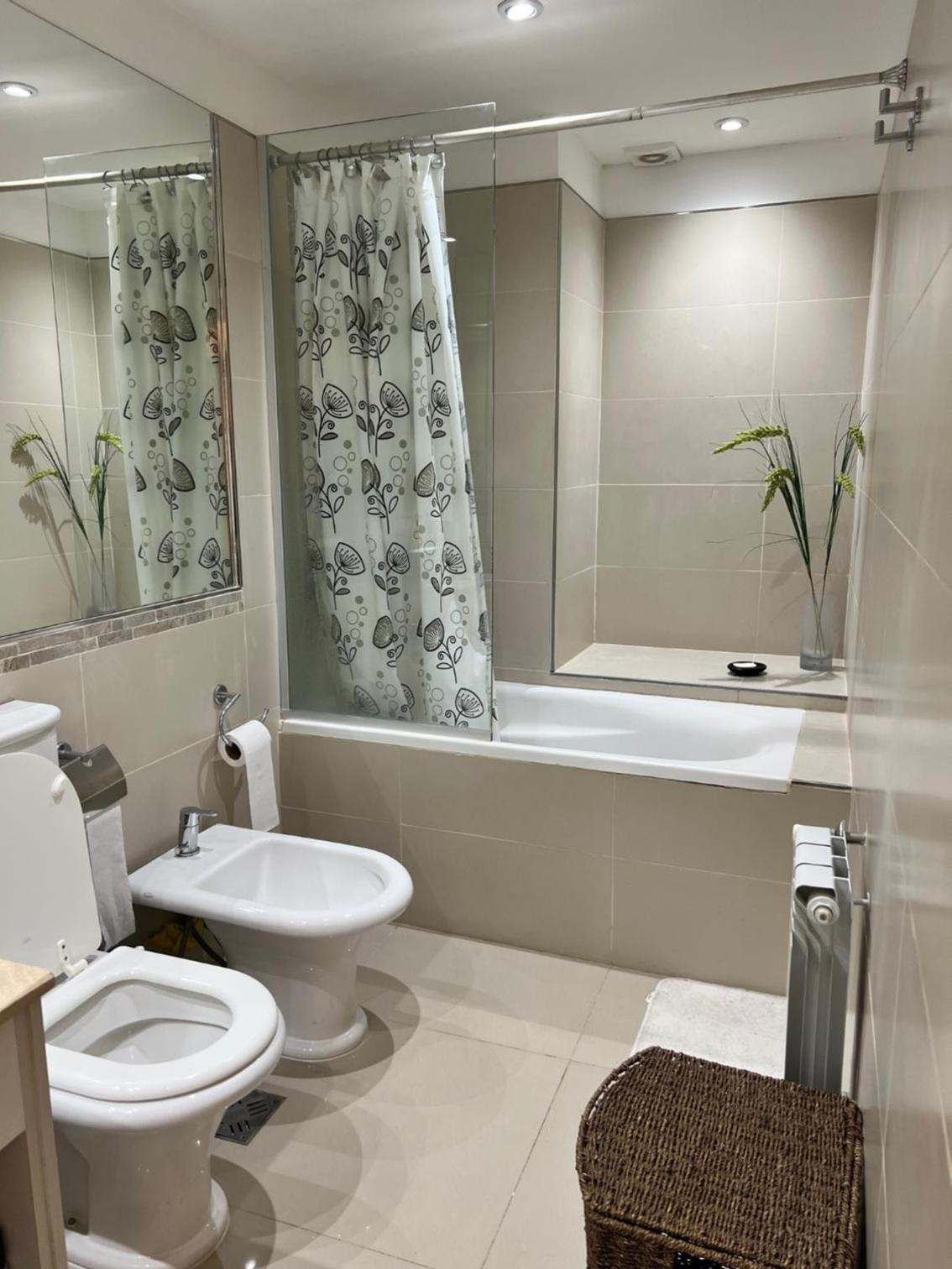 Departamento amplio y muy iluminado en 9 piso, con piscina