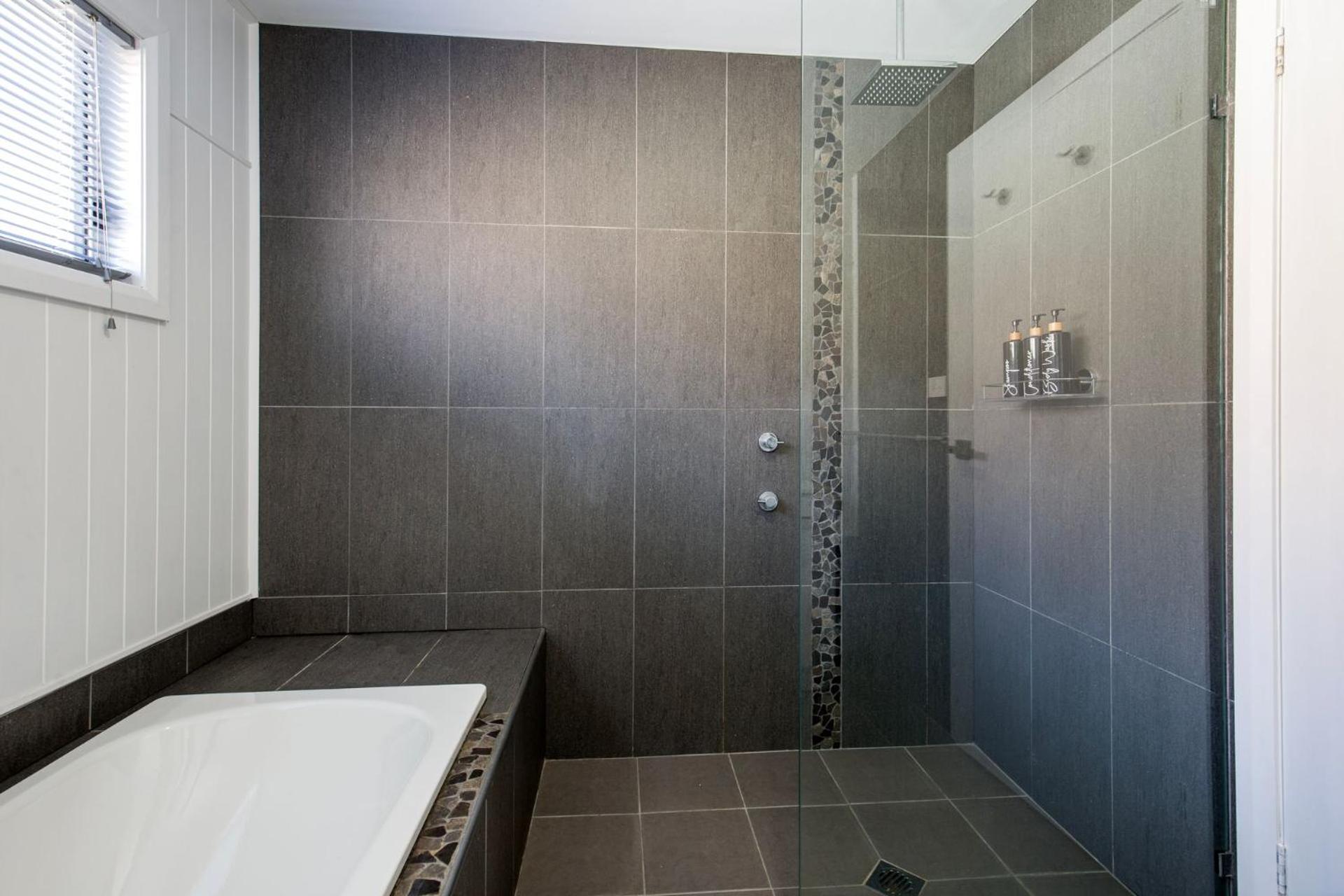 The Anchor - Pet Friendly - 5 Mins Walk to Beach - EV Charging