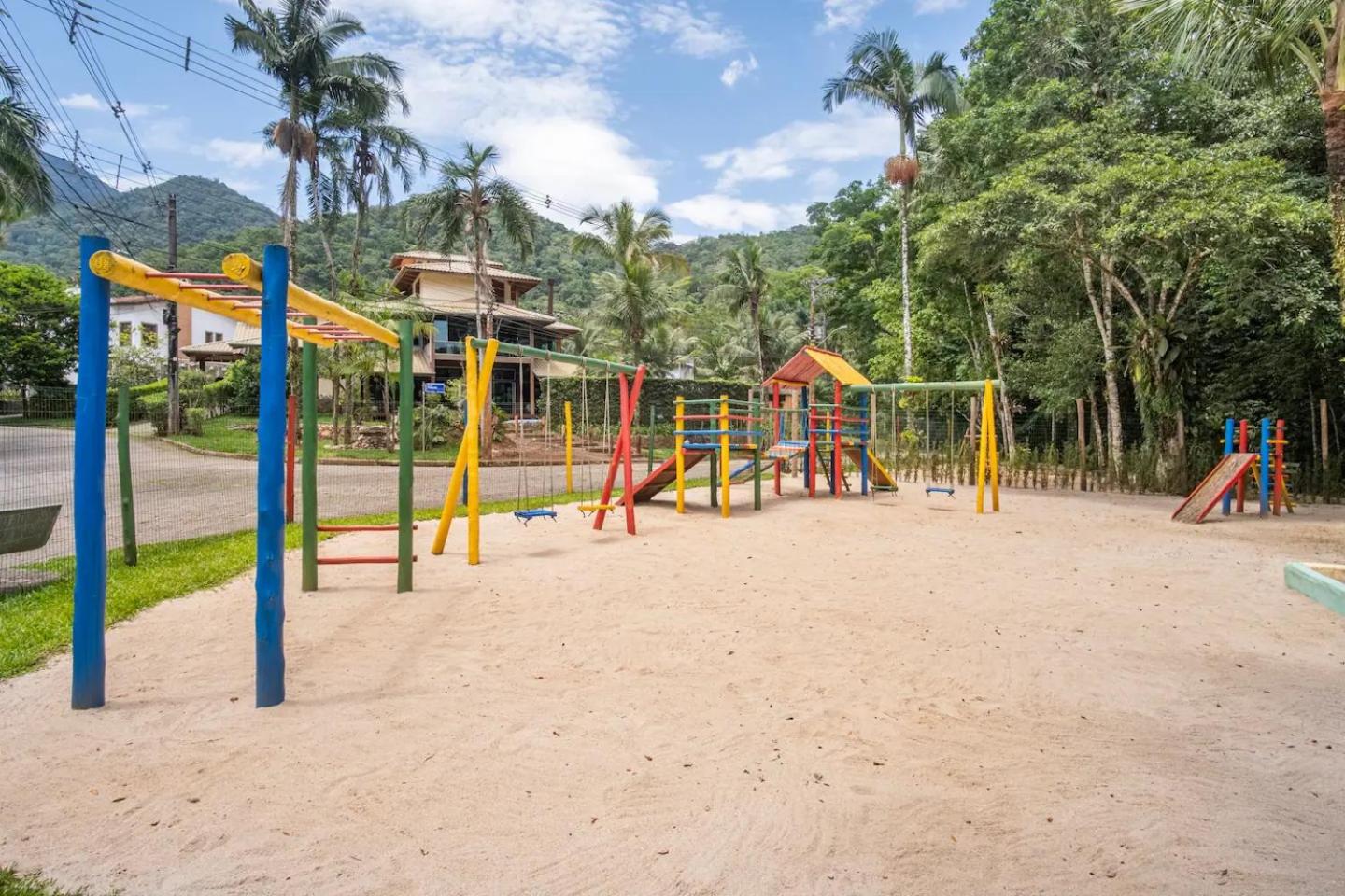 Casa em condominio Caraguatatuba