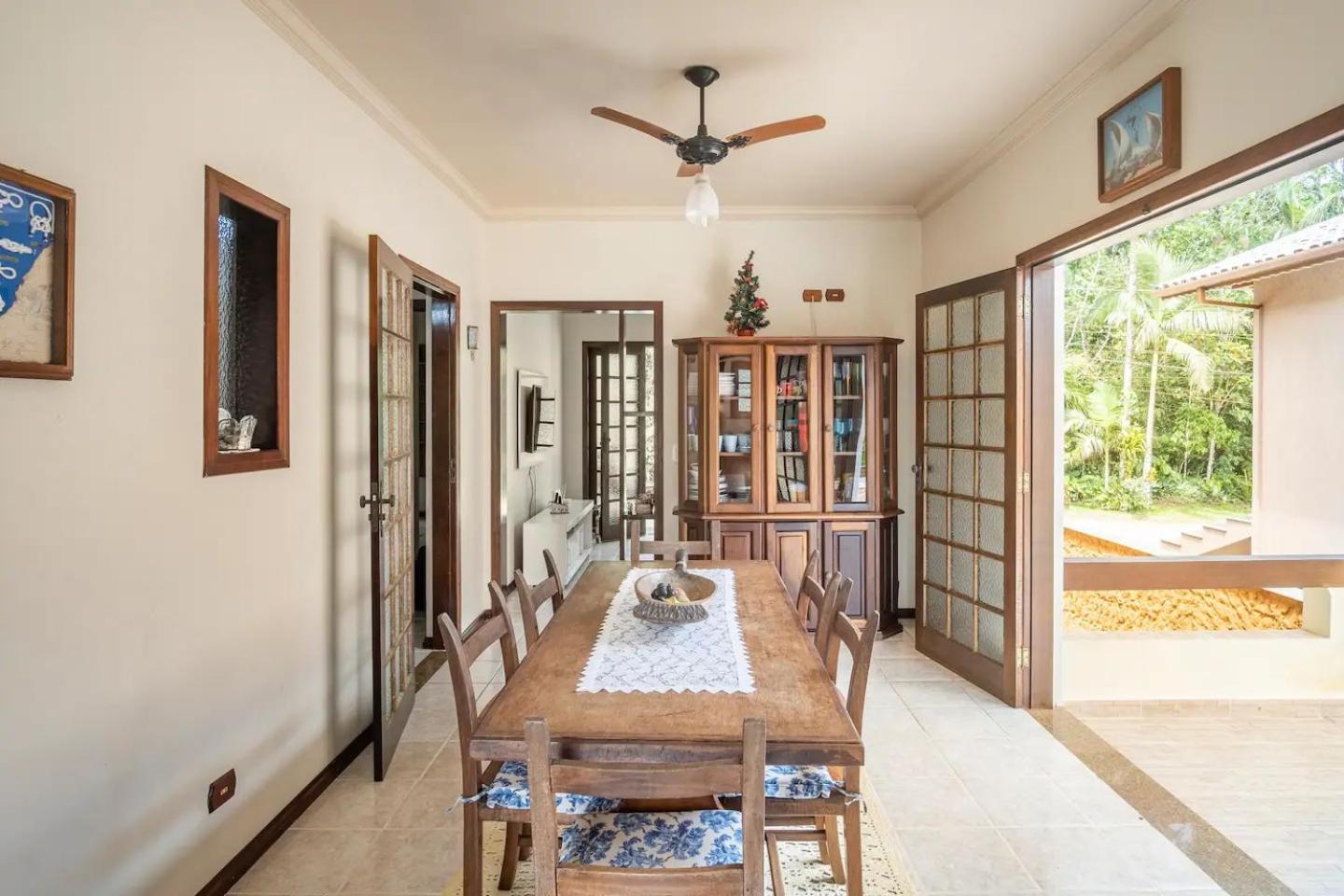 Casa em condominio Caraguatatuba