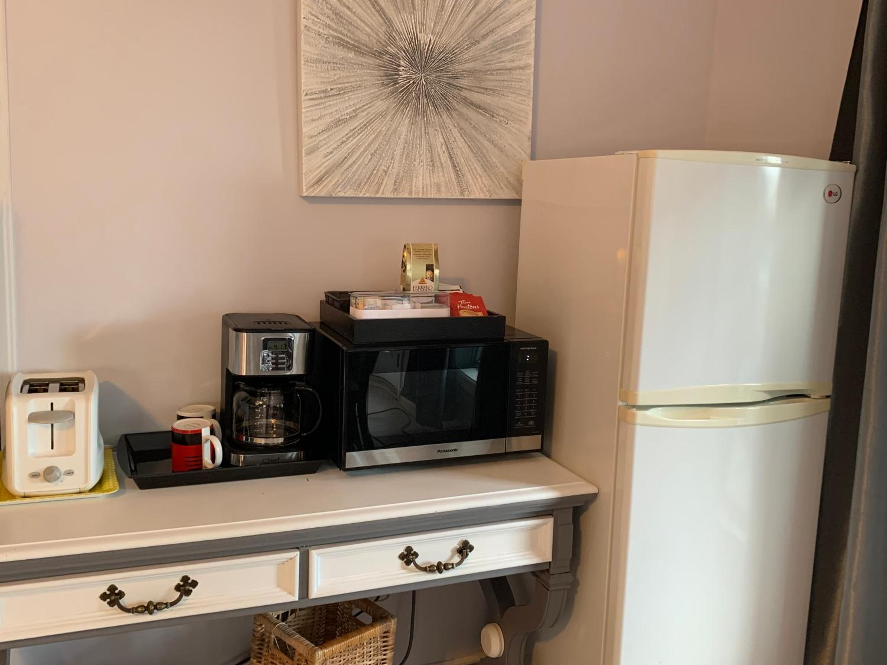 Q Estate Guest Suite heated indoor pool