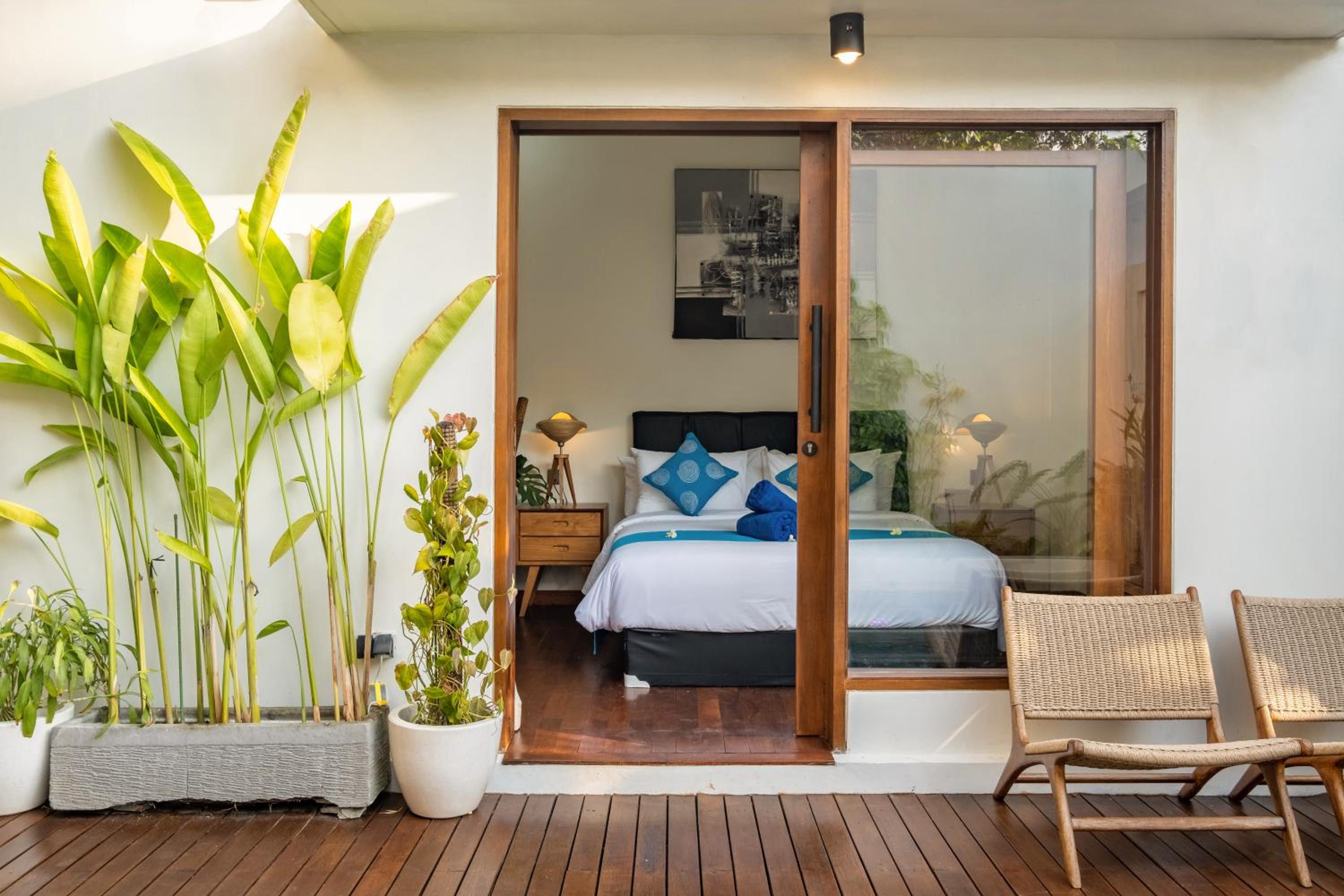 Erna Villa view 3