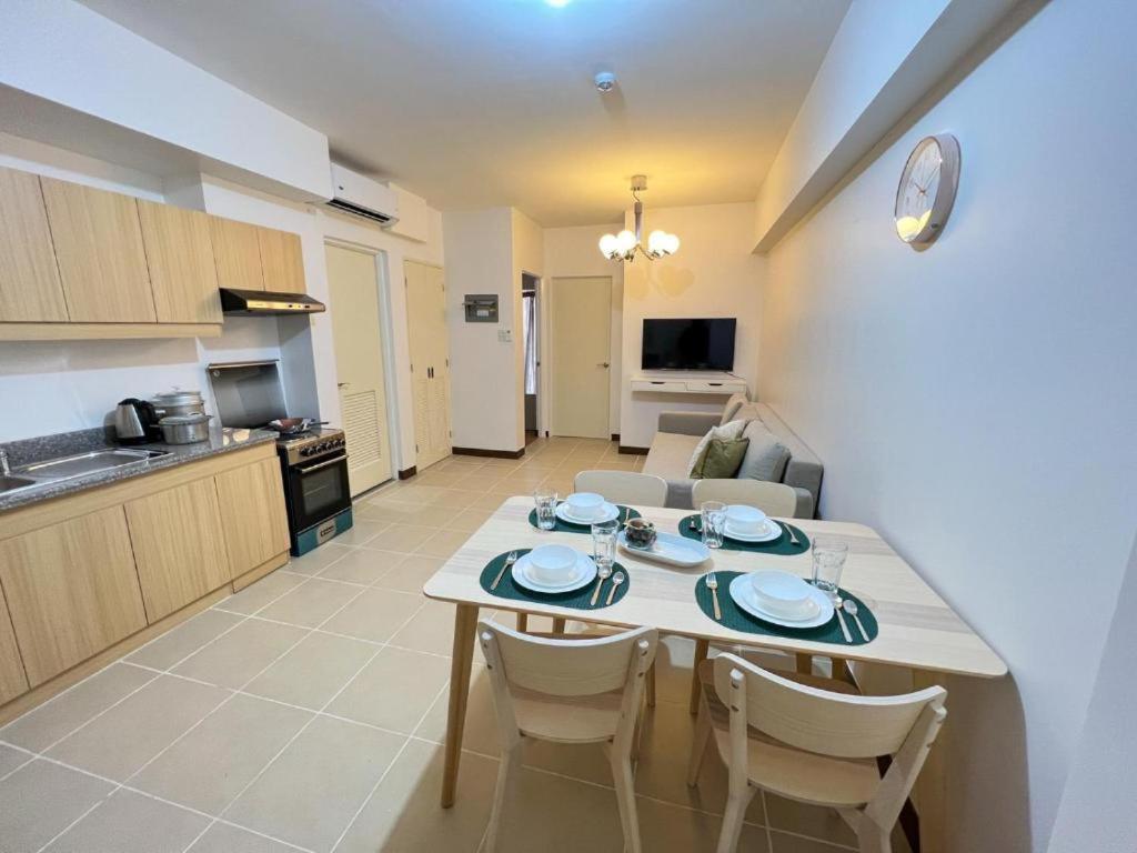 Infina Towers Affordable Staycation 8 units-2 BR view 4