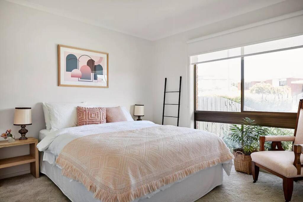 Beachside Retro Retreat Portarlington