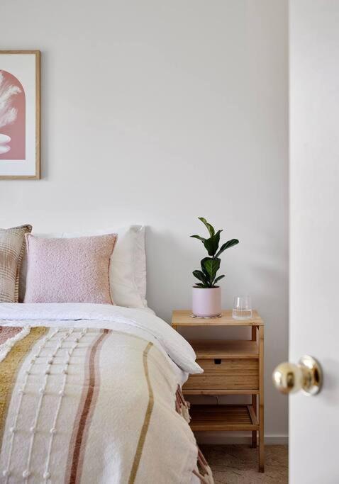 Beachside Retro Retreat Portarlington