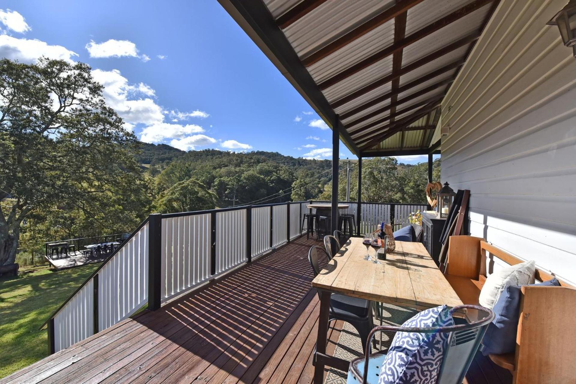 The Glass Ceiling 360 degree Mount View Hideaway