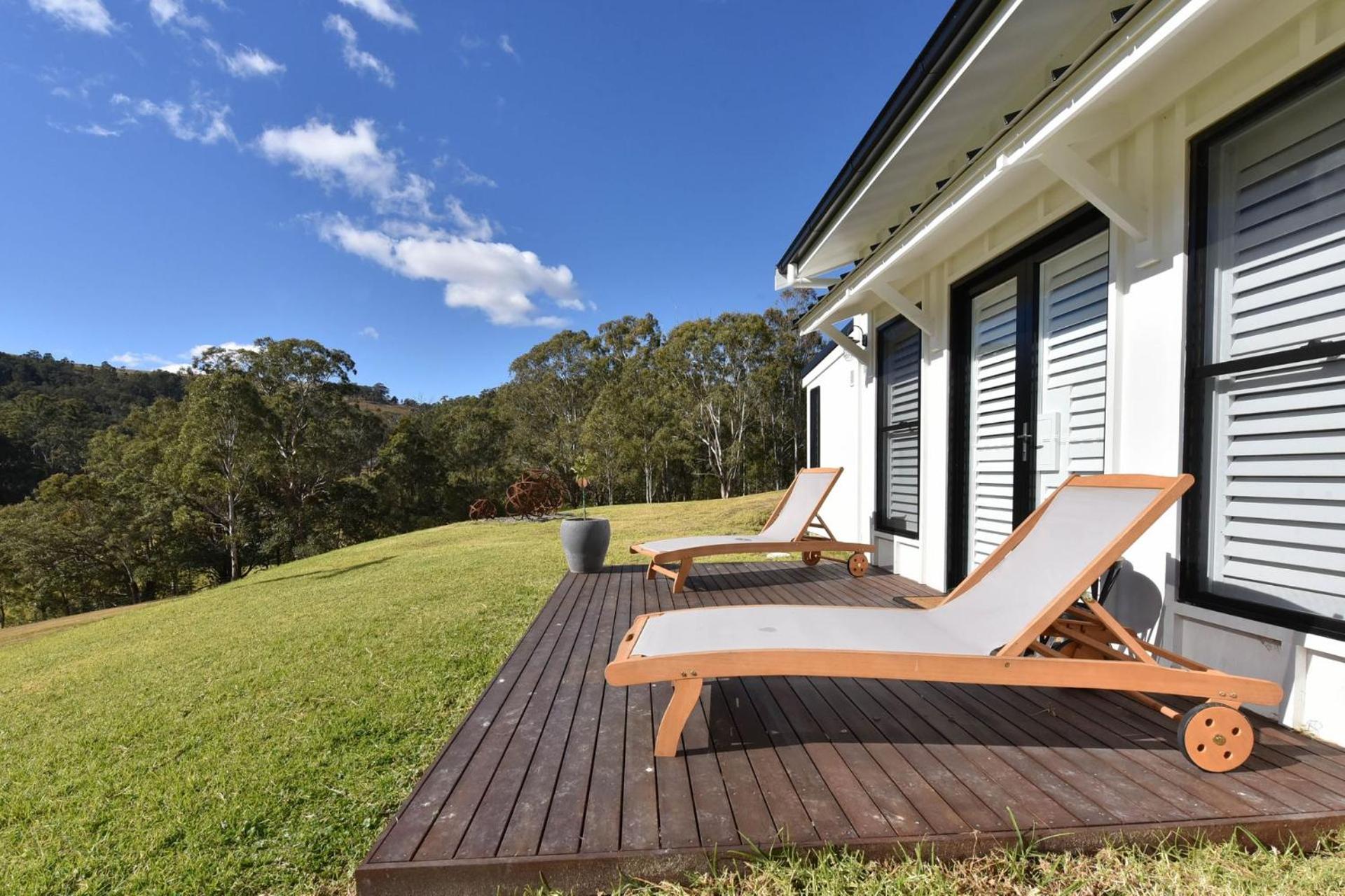The Glass Ceiling 360 degree Mount View Hideaway
