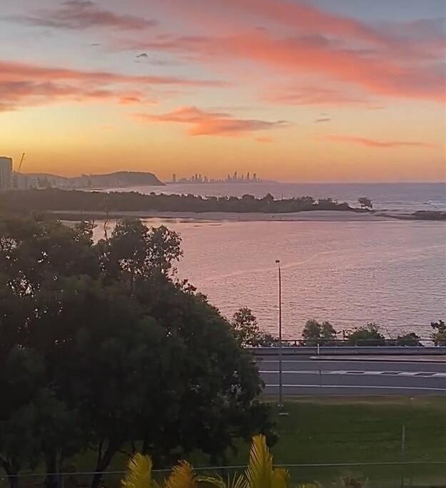Currumbin Stunning Ocean Views!
