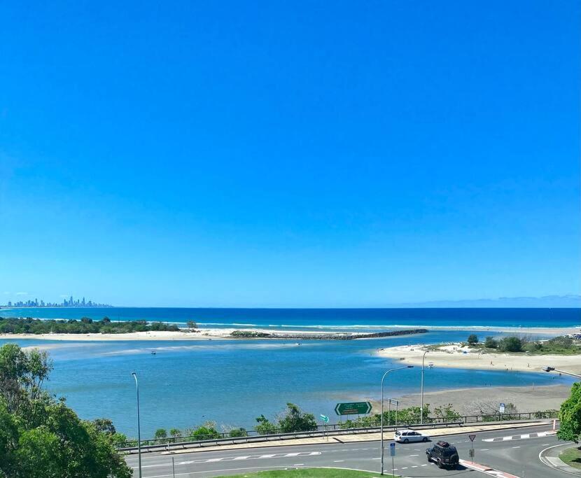 Currumbin Stunning Ocean Views!