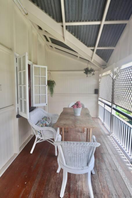 MAGNOLIA HOUSE ON THE CREEK - STANTHORPE