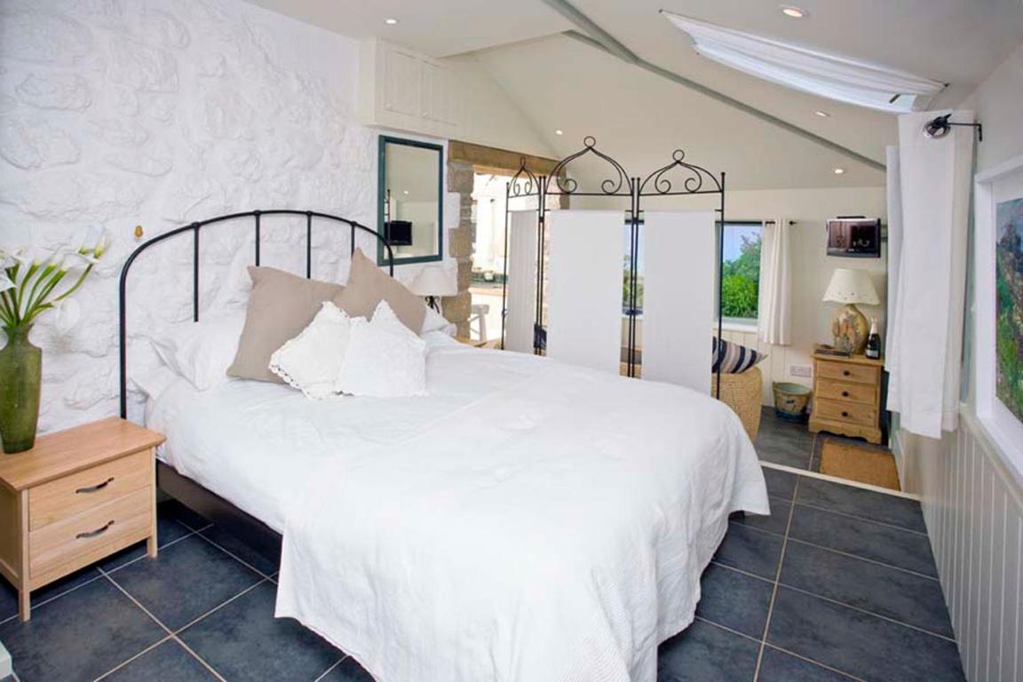 Basking Shark Beach Cottage Superb Sea Views view 4