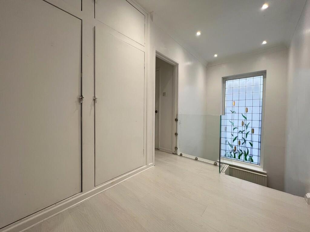 The Elegance, photo 15