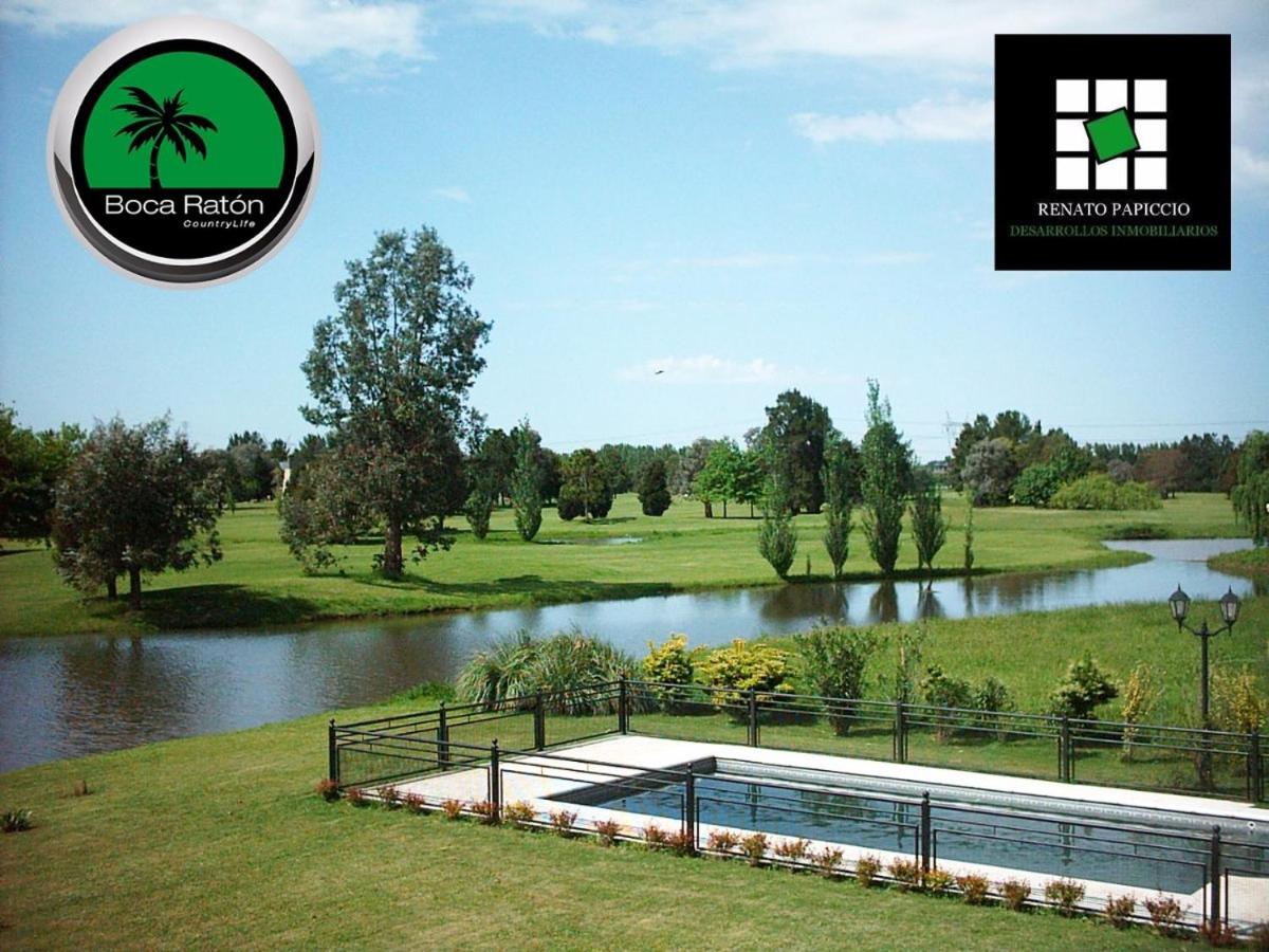 Casa con piscina privada climatizada e iluminada en exclusivo Golf Country Club Campo de Golf de 18 hoyos Piscina cubierta climatiza del club Canchas de fu