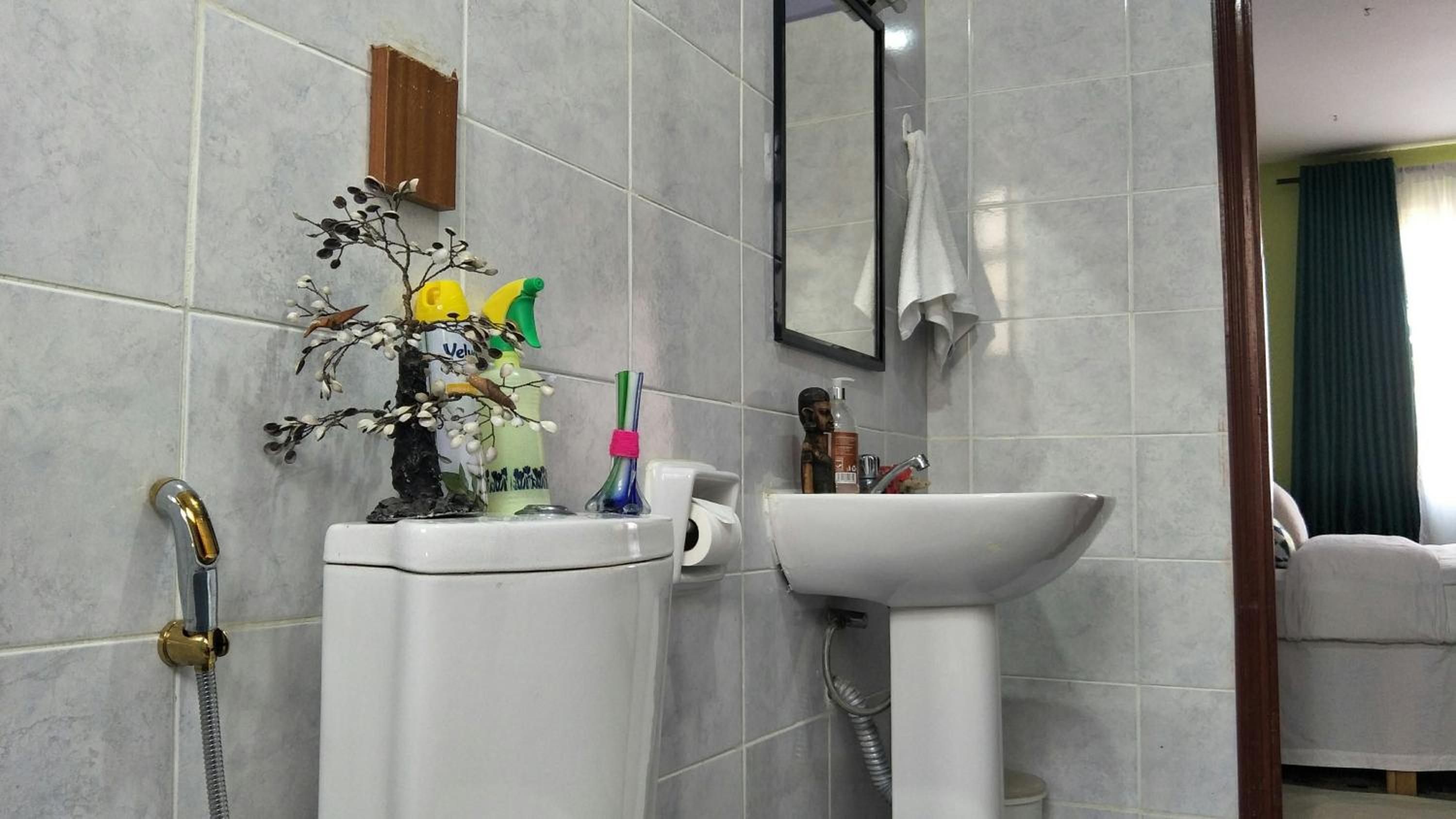 Hirwado Homes & Cozy Rooms JKIA -3 Bedrooms With 5beds, 2Baths - 500metres From Each Other