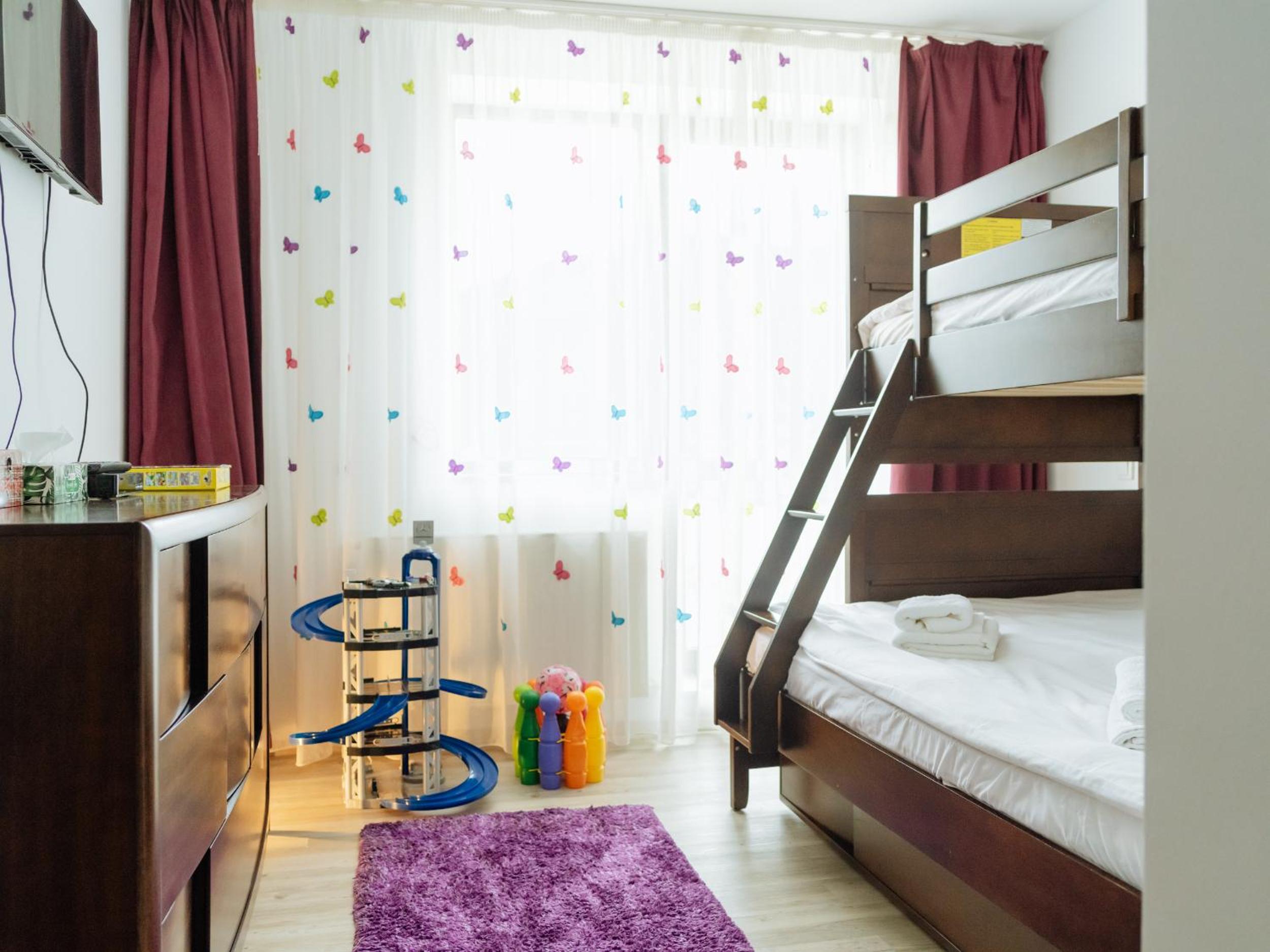 Photo 33