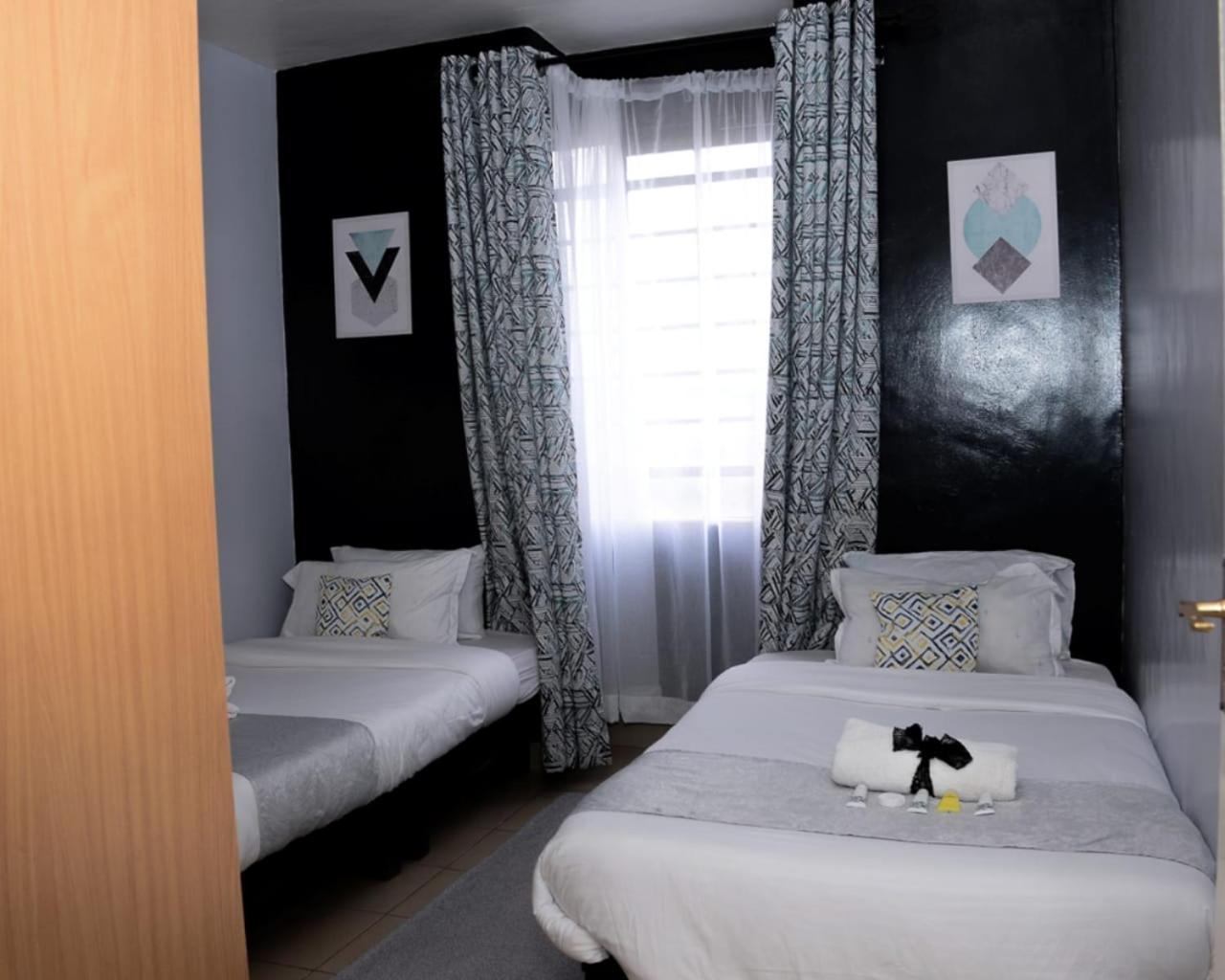 Hirwado Homes & Cozy Rooms JKIA -3 Bedrooms With 5beds, 2Baths - 500metres From Each Other