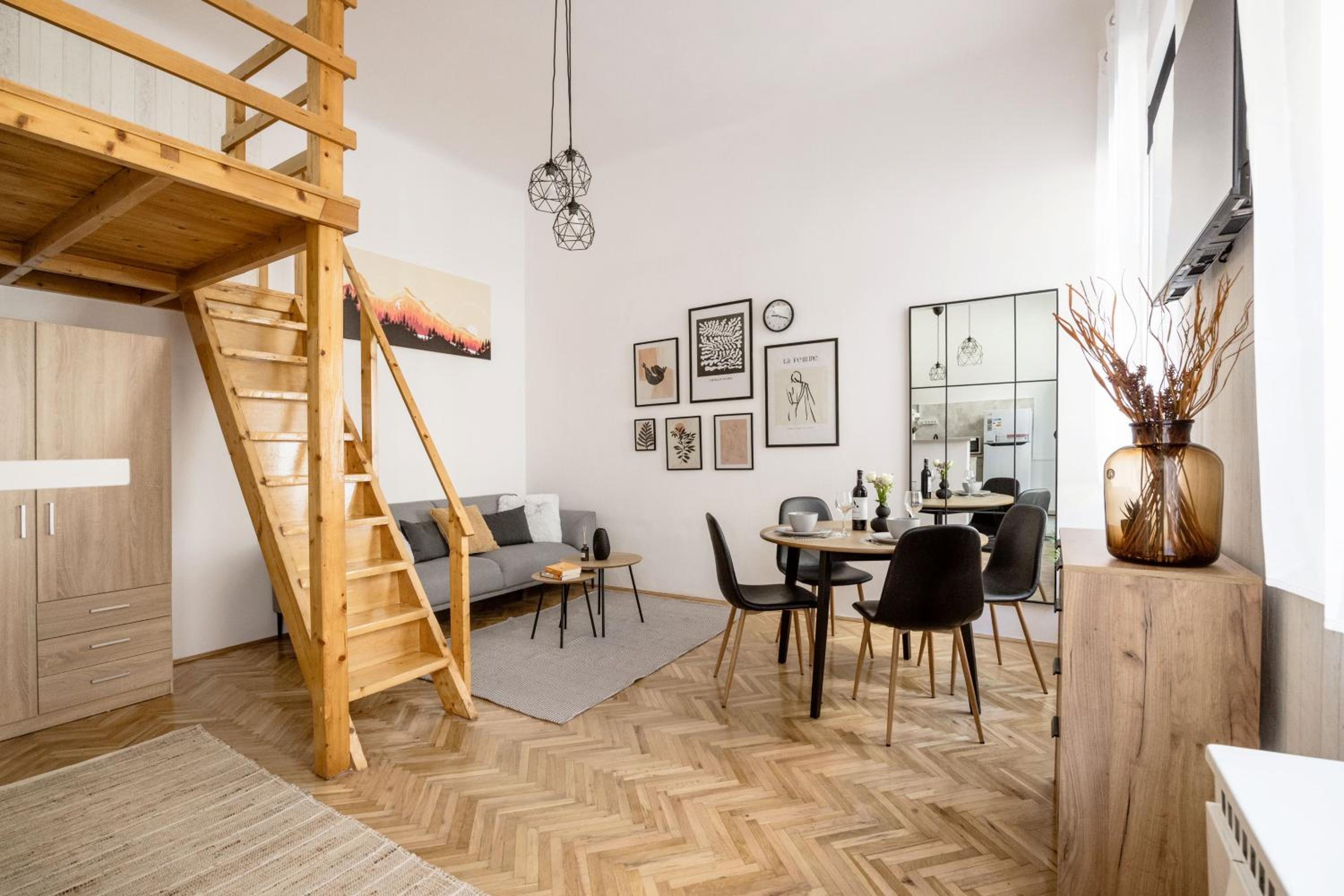 Balint Budapest Apartment next to Synagogue, best location in city center view 5