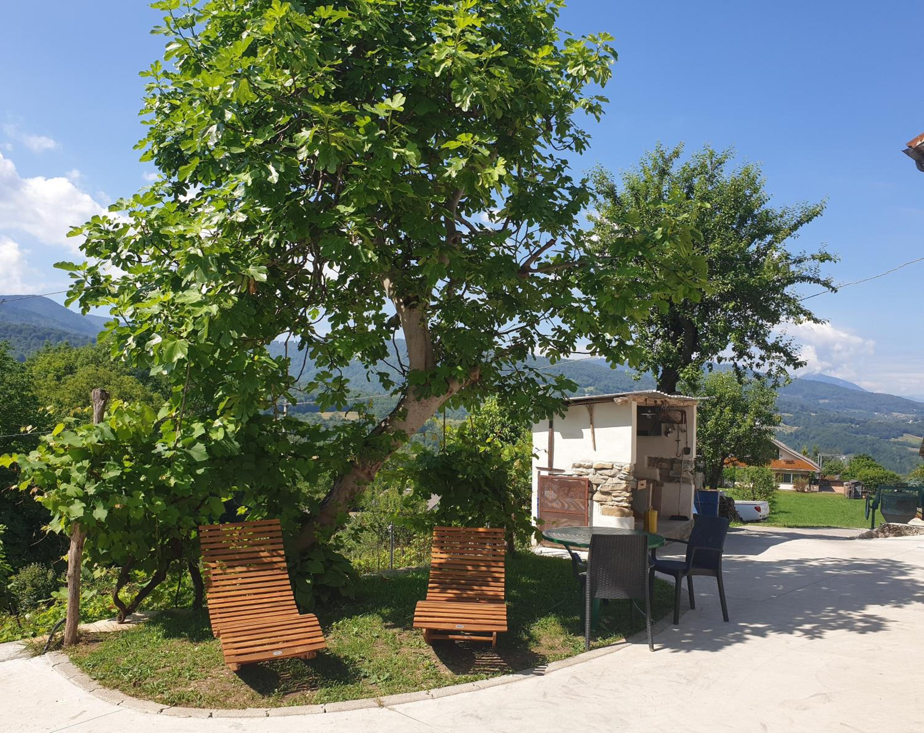 Casa21 - Private Holiday Home for Groups up to 12 with Jacuzzi