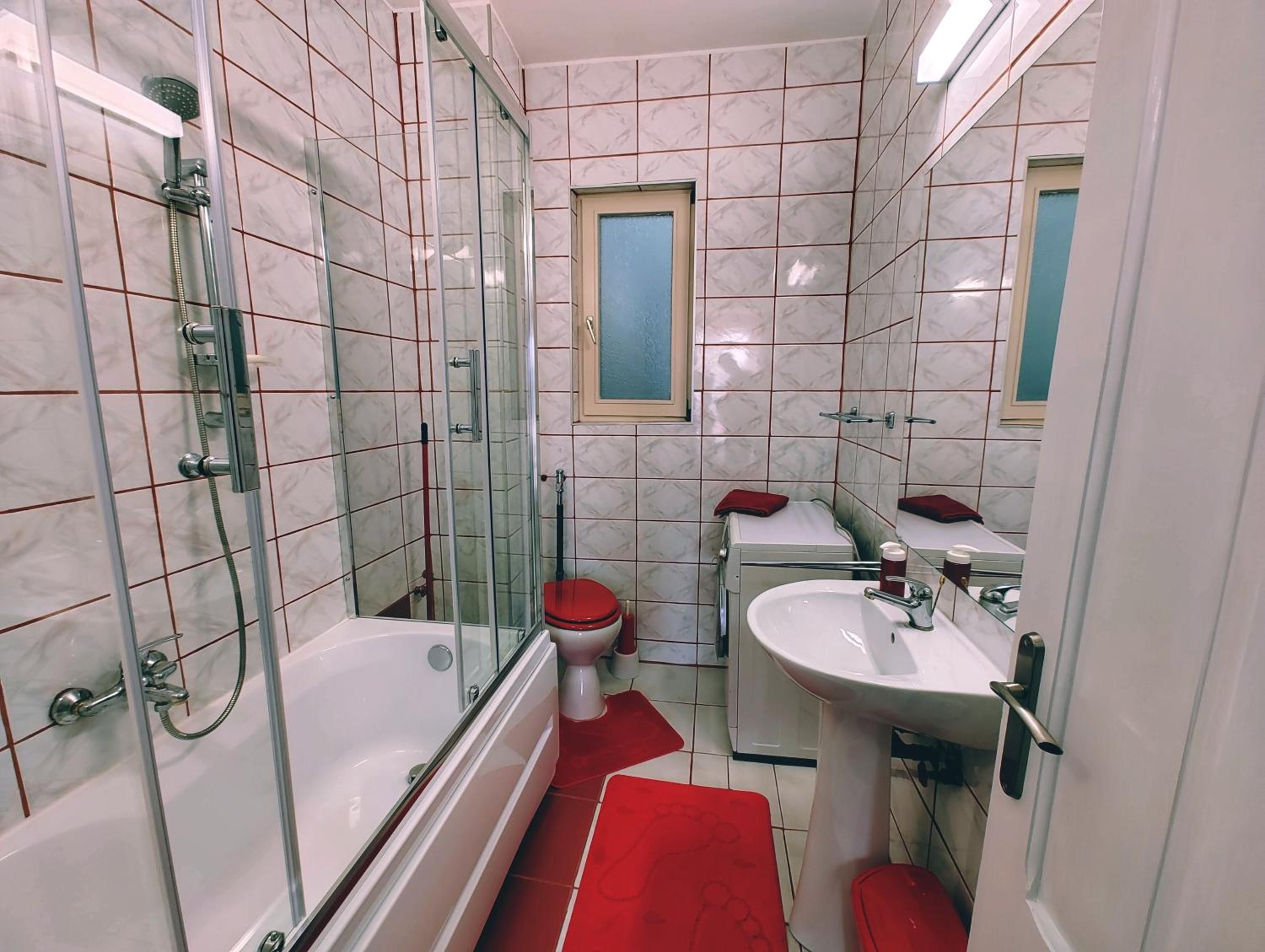 Ten's Apartment - spatios si linistit