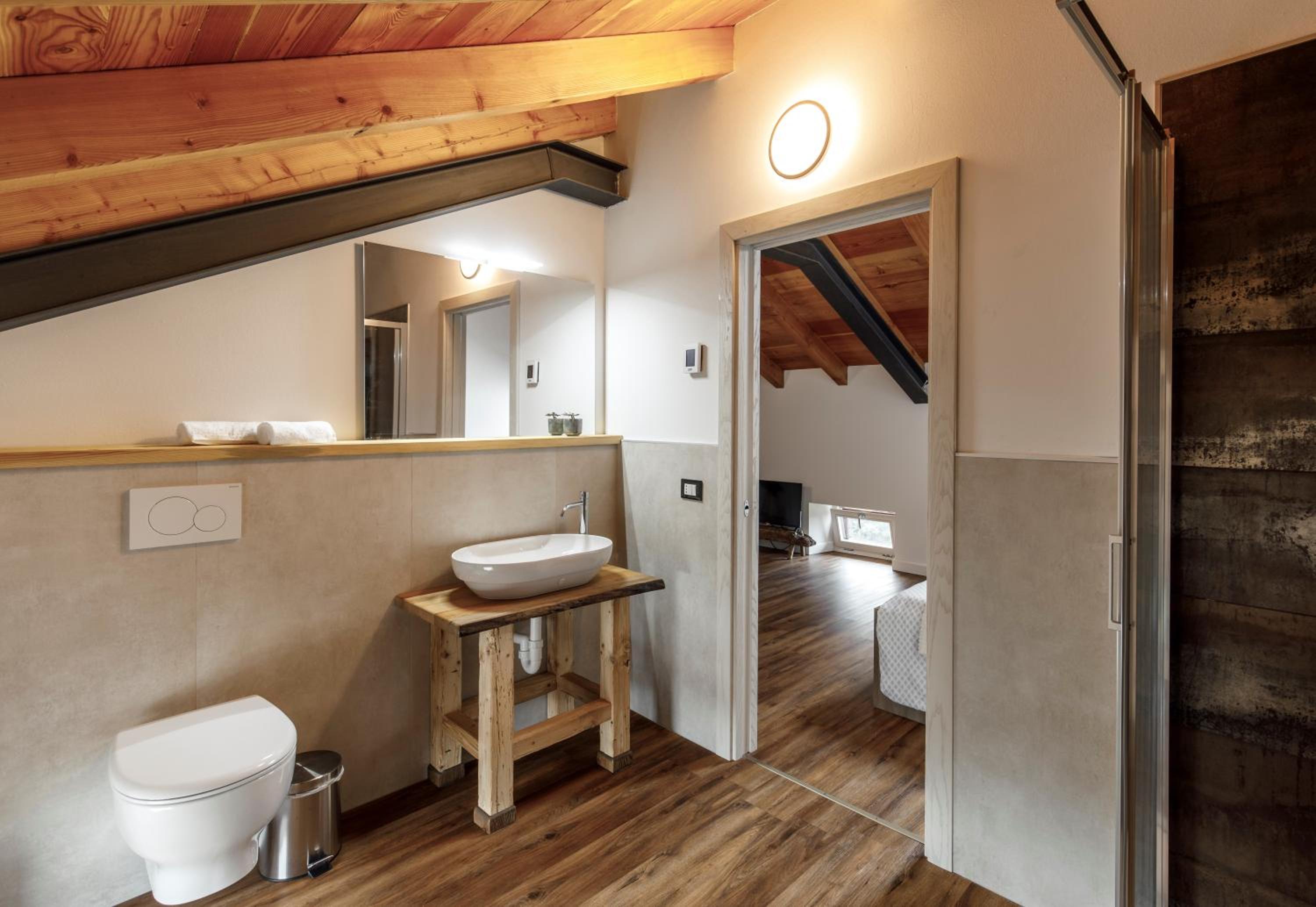 Casa21 - Private Holiday Home for Groups up to 12 with Jacuzzi